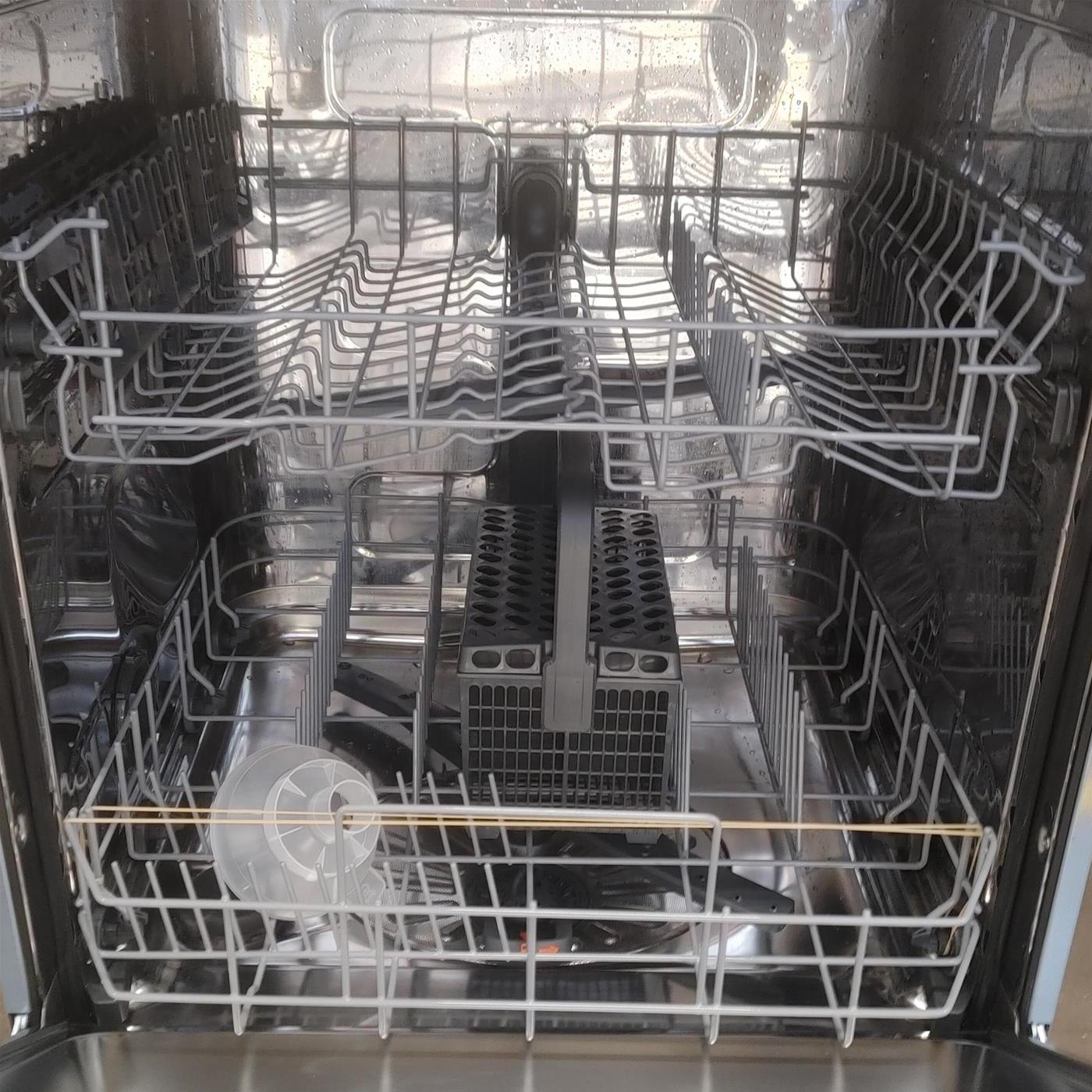 Lavastoviglie Electrolux EEA27200L A scomparsa totale 13 coperti