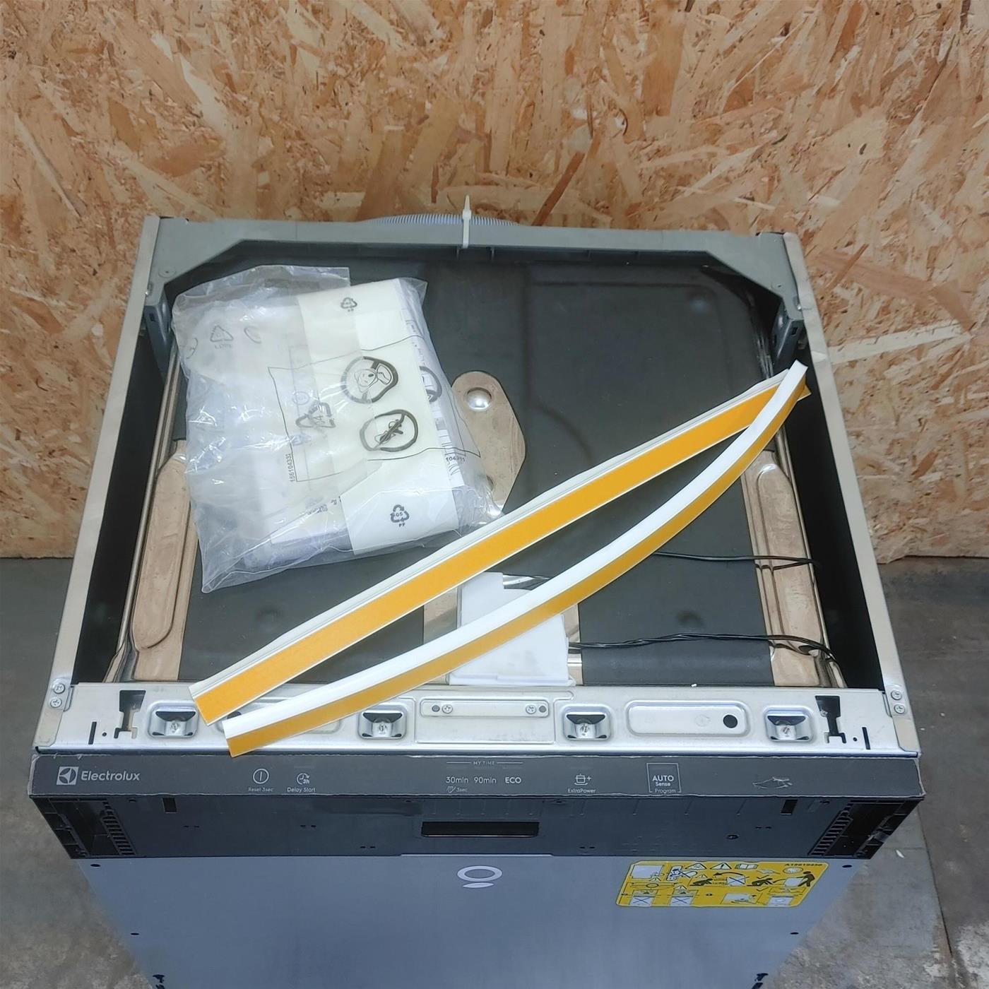 Lavastoviglie Electrolux EEA27200L A scomparsa totale 13 coperti