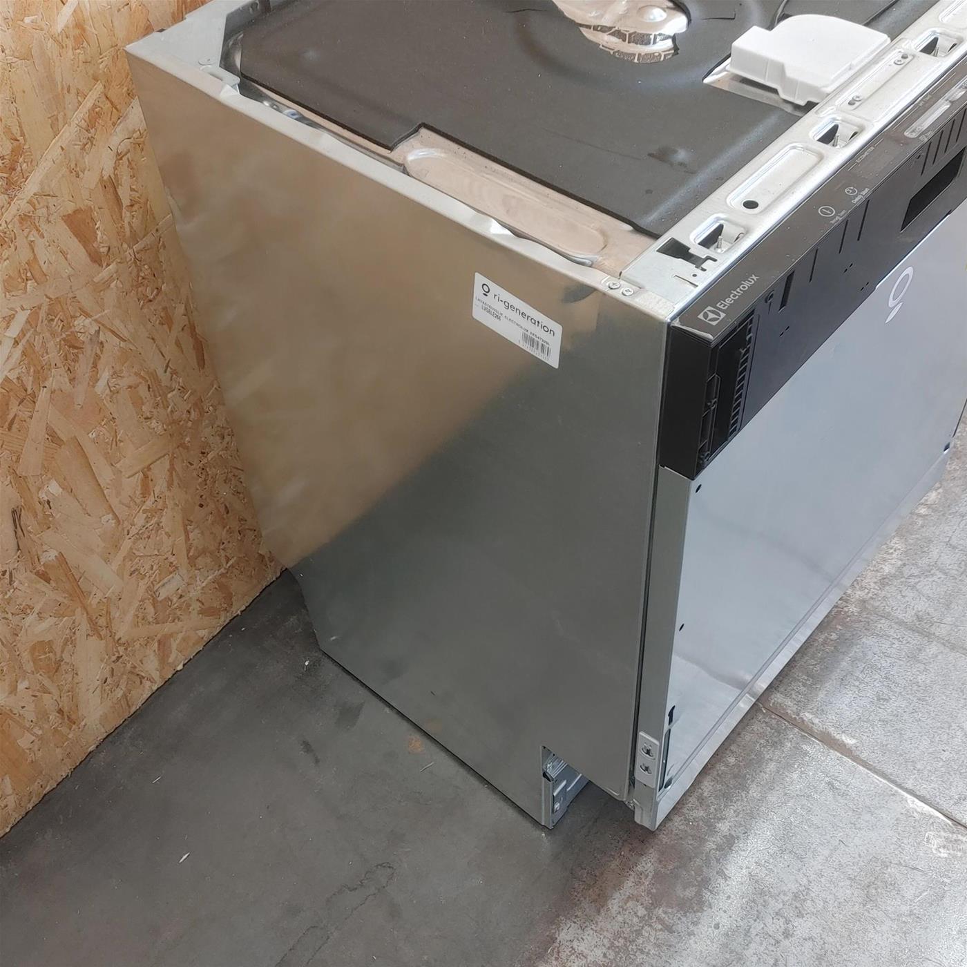 Lavastoviglie Electrolux EES47320L a scomparsa totale 13 coperti