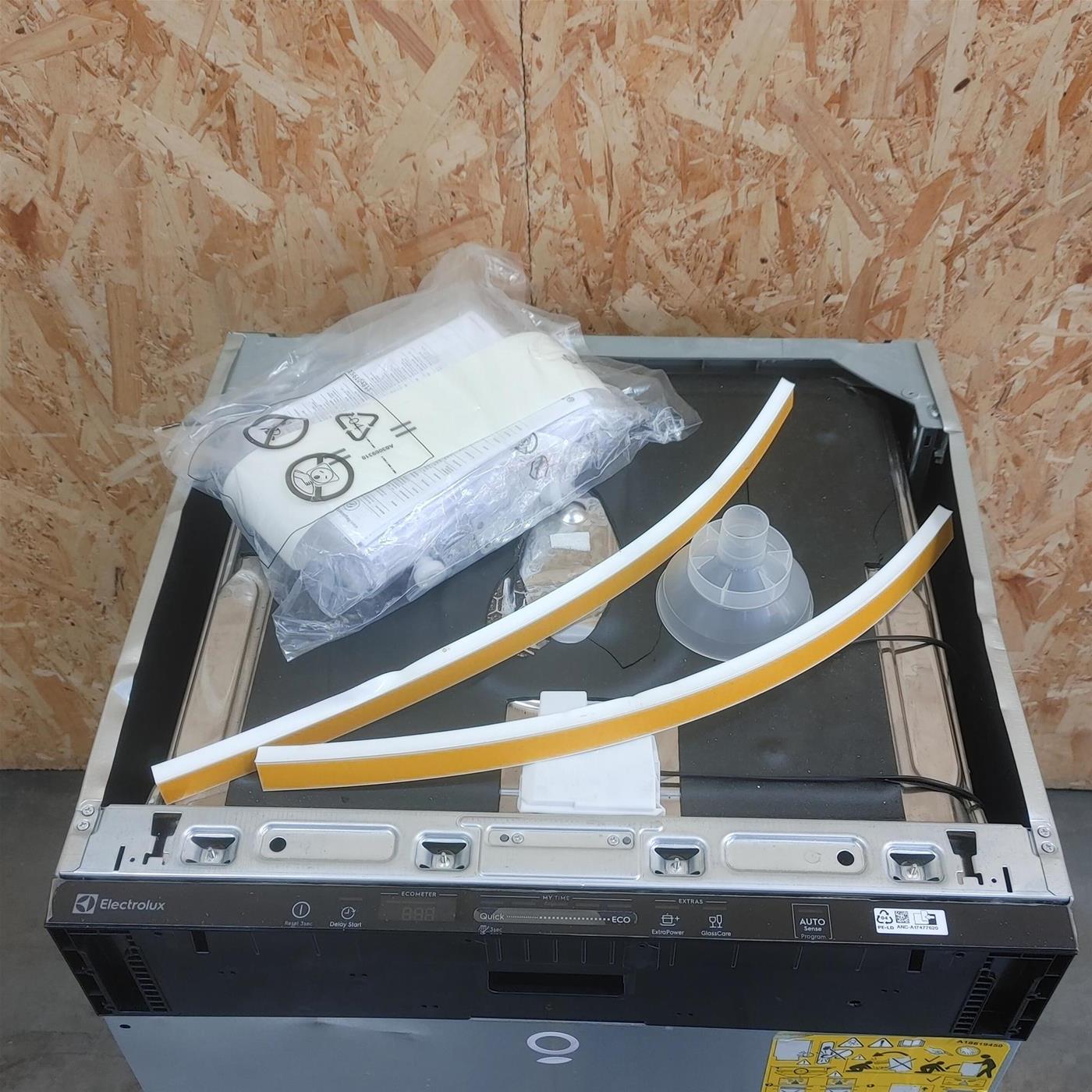 Lavastoviglie Electrolux EES47320L a scomparsa totale 13 coperti