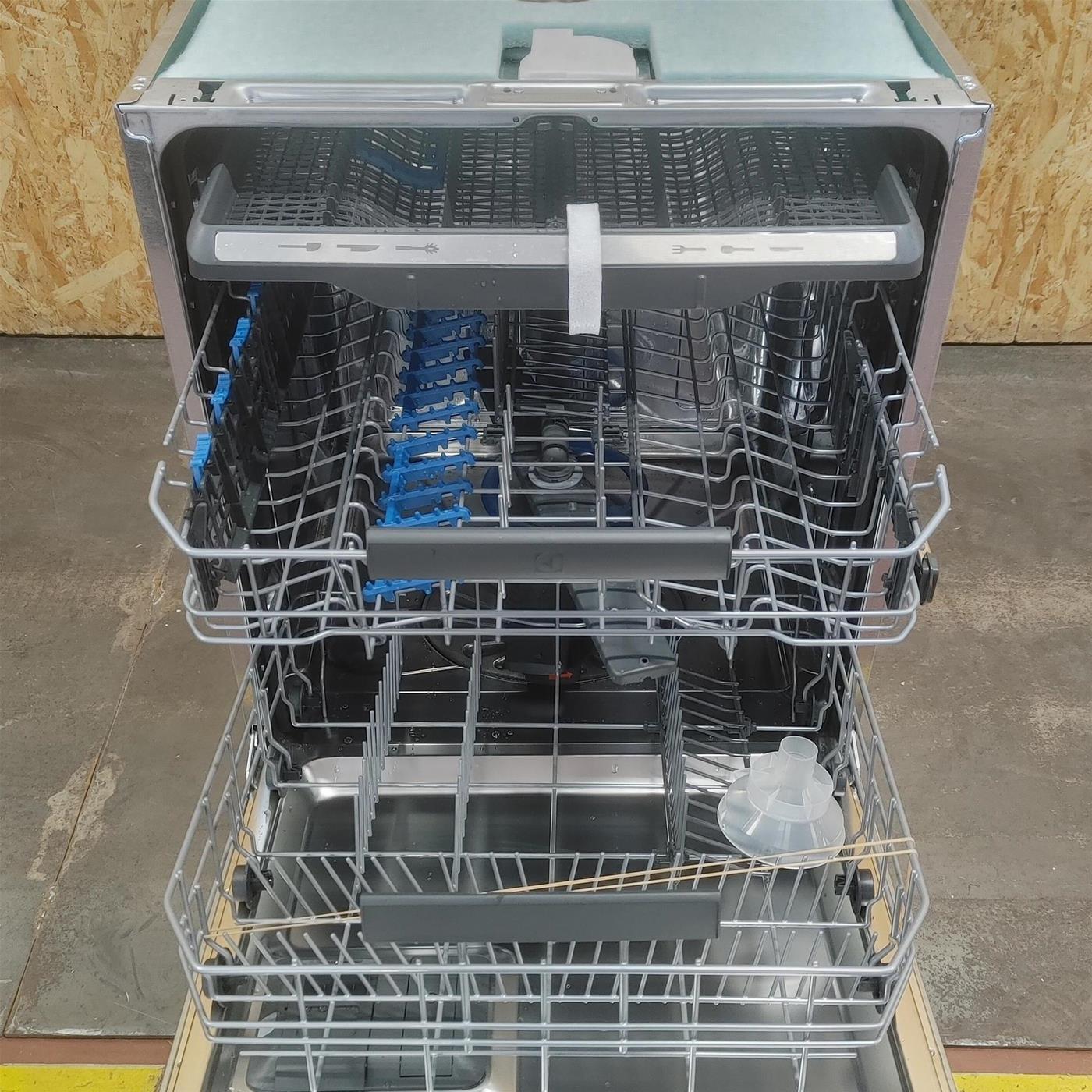 Lavastoviglie Electrolux SatelliteClean EES68605L Serie 700 GlassCare da Incasso 14 coperti