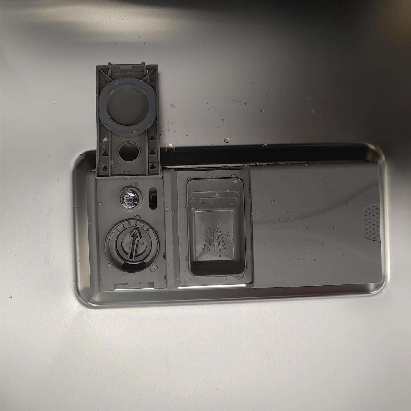 Haier XIB 6B2D3FB A scomparsa totale 16 coperti B