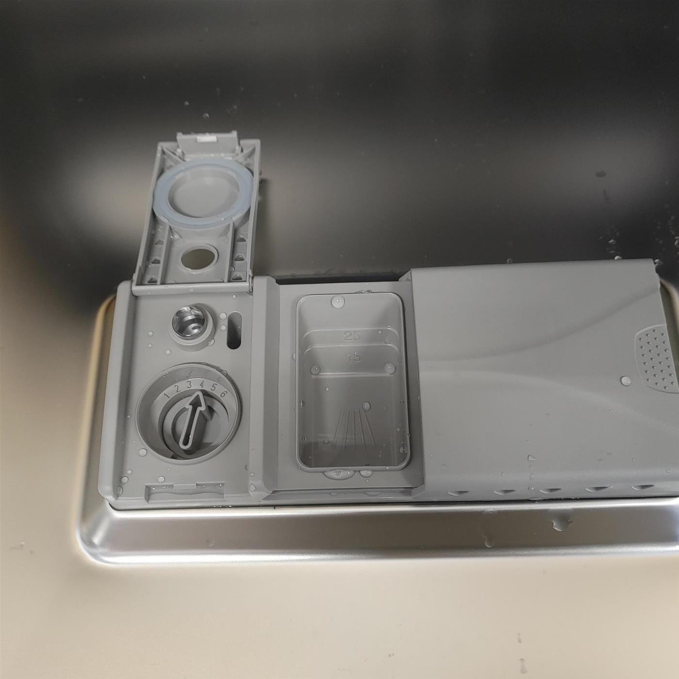 Haier Washlens Series 6 XIB 5C1S3FS A scomparsa totale 15 coperti B