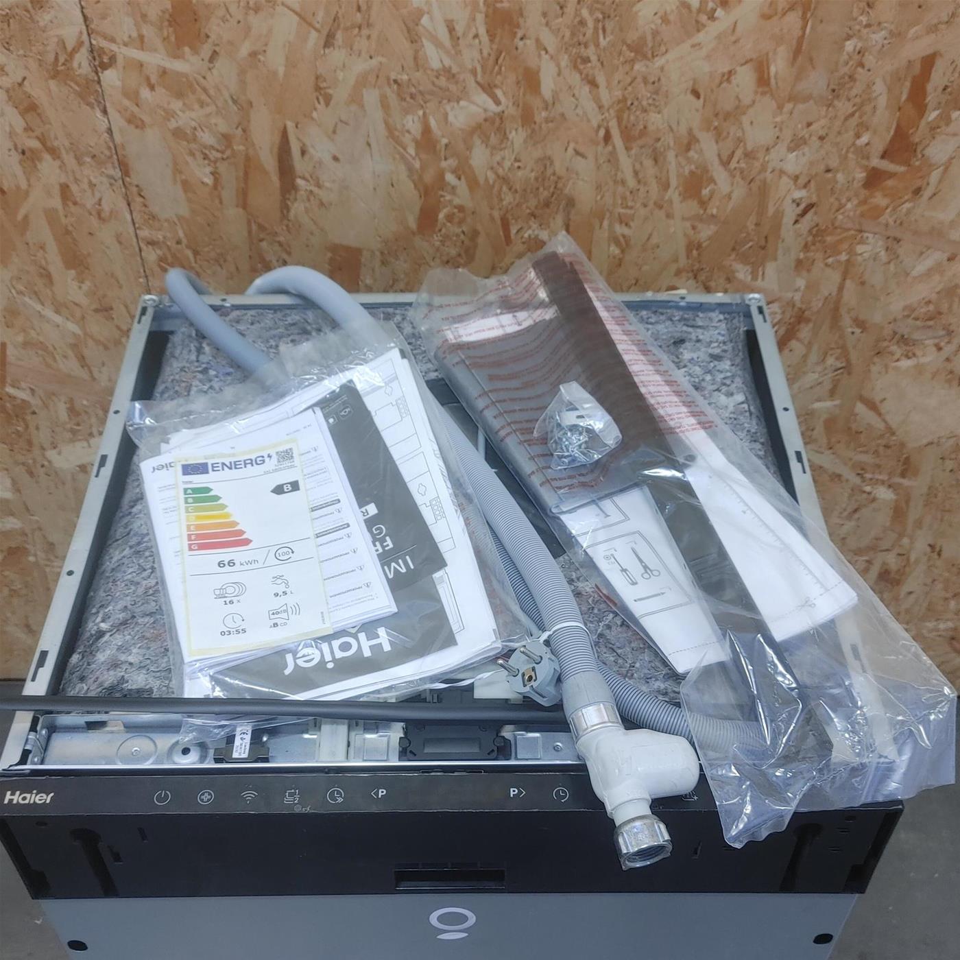 Lavastoviglie intelligente Haier SXI 6B0S3FSBV A scomparsa totale 16 coperti