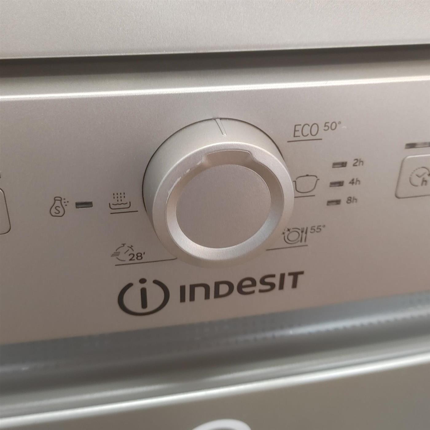 Lavastoviglie Indesit D2FHK26 a libera installazione