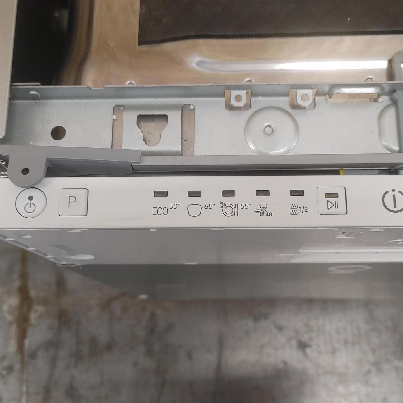 Lavastoviglie Indesit DSIE 2B10 da incasso 10 coperti