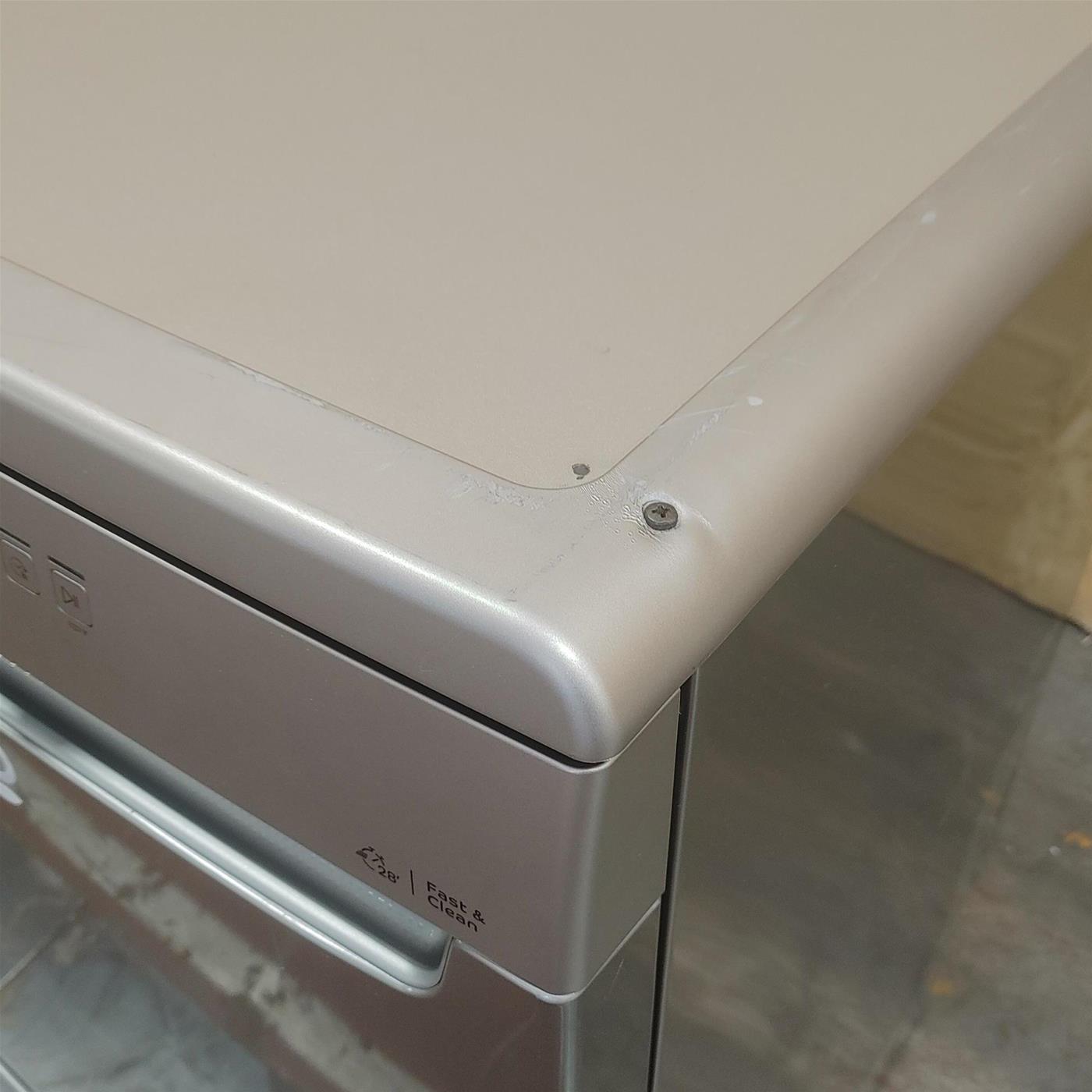 Indesit D2F HK26 S Lavastoviglie Libera installazione 14 Coperti E