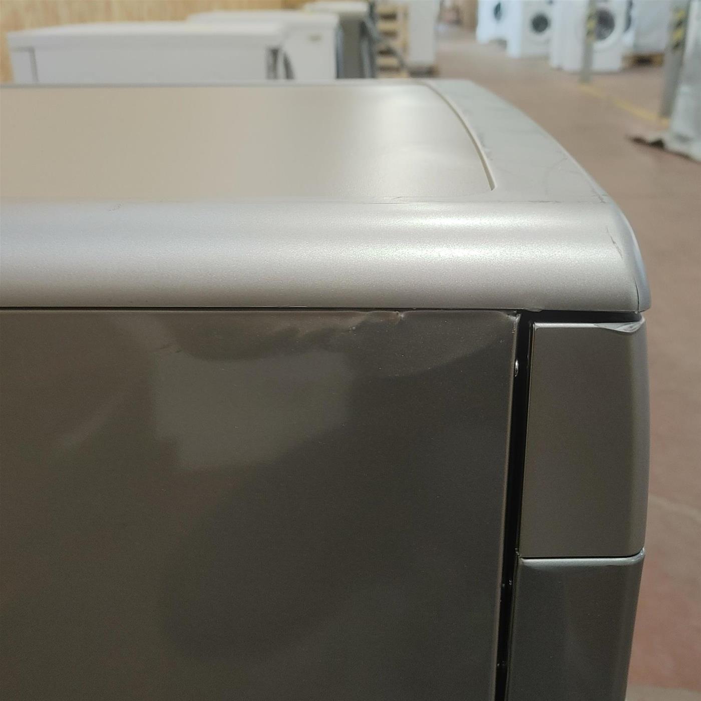Indesit D2F HK26 S Lavastoviglie Libera installazione 14 Coperti E
