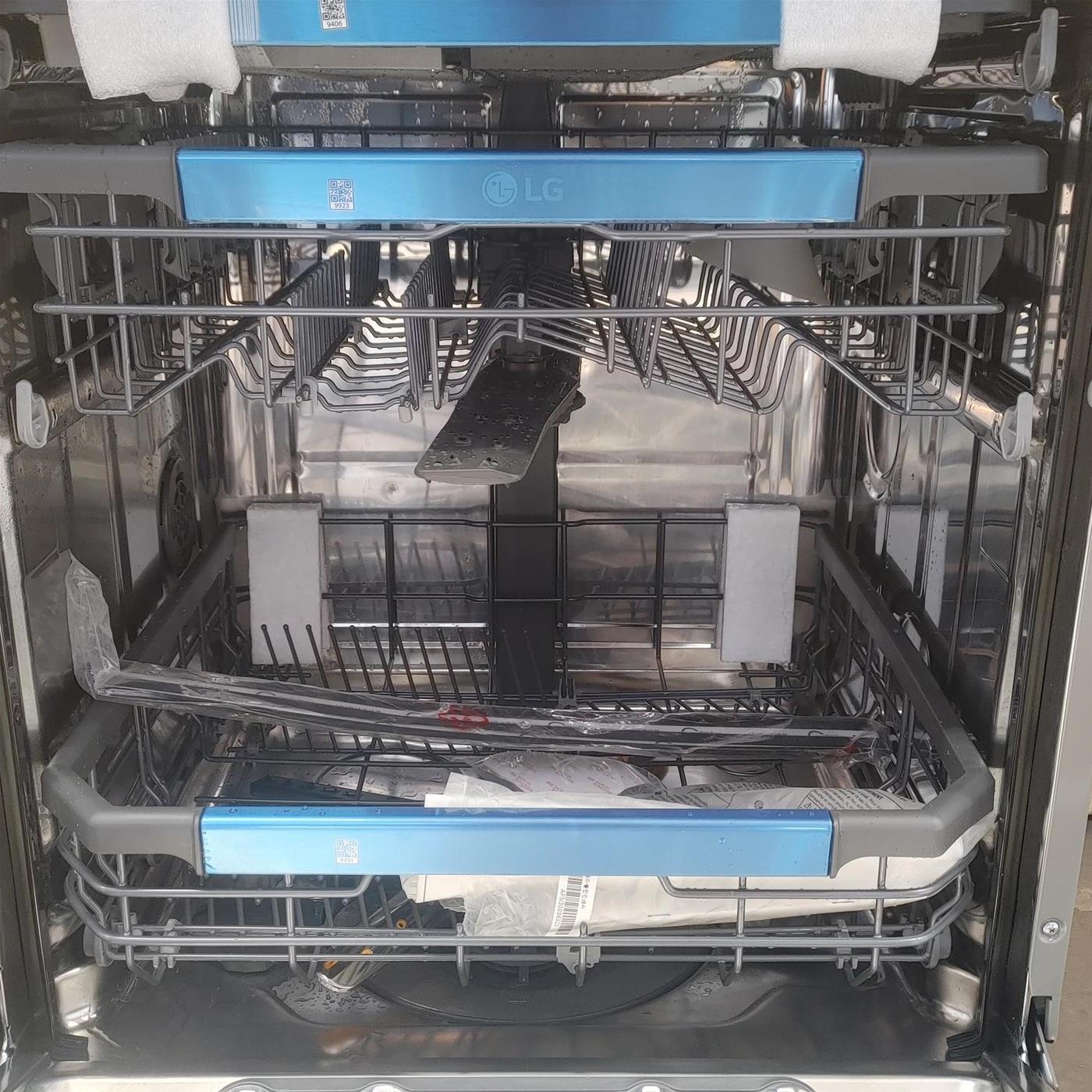 Lavastoviglie LG DB475TXS A scomparsa totale 14 coperti A