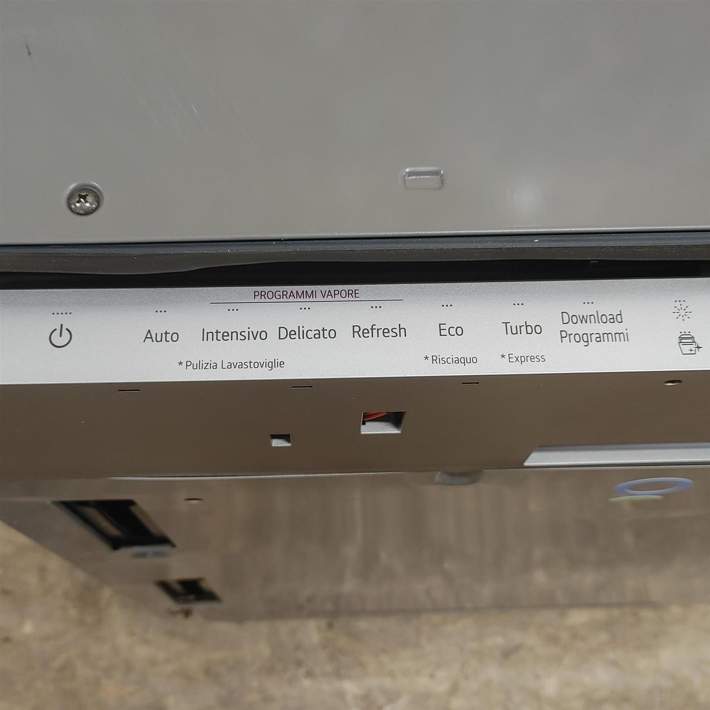 Lavastoviglie LG DB475TXS A scomparsa totale 14 coperti A