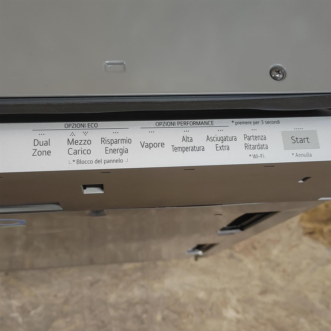 Lavastoviglie LG DB475TXS A scomparsa totale 14 coperti A