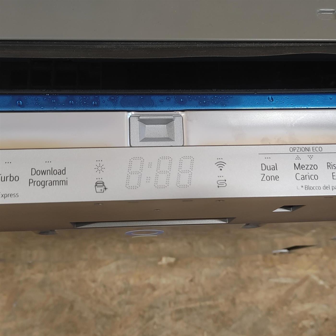 Lavastoviglie LG DB475TXS A scomparsa totale 14 coperti A