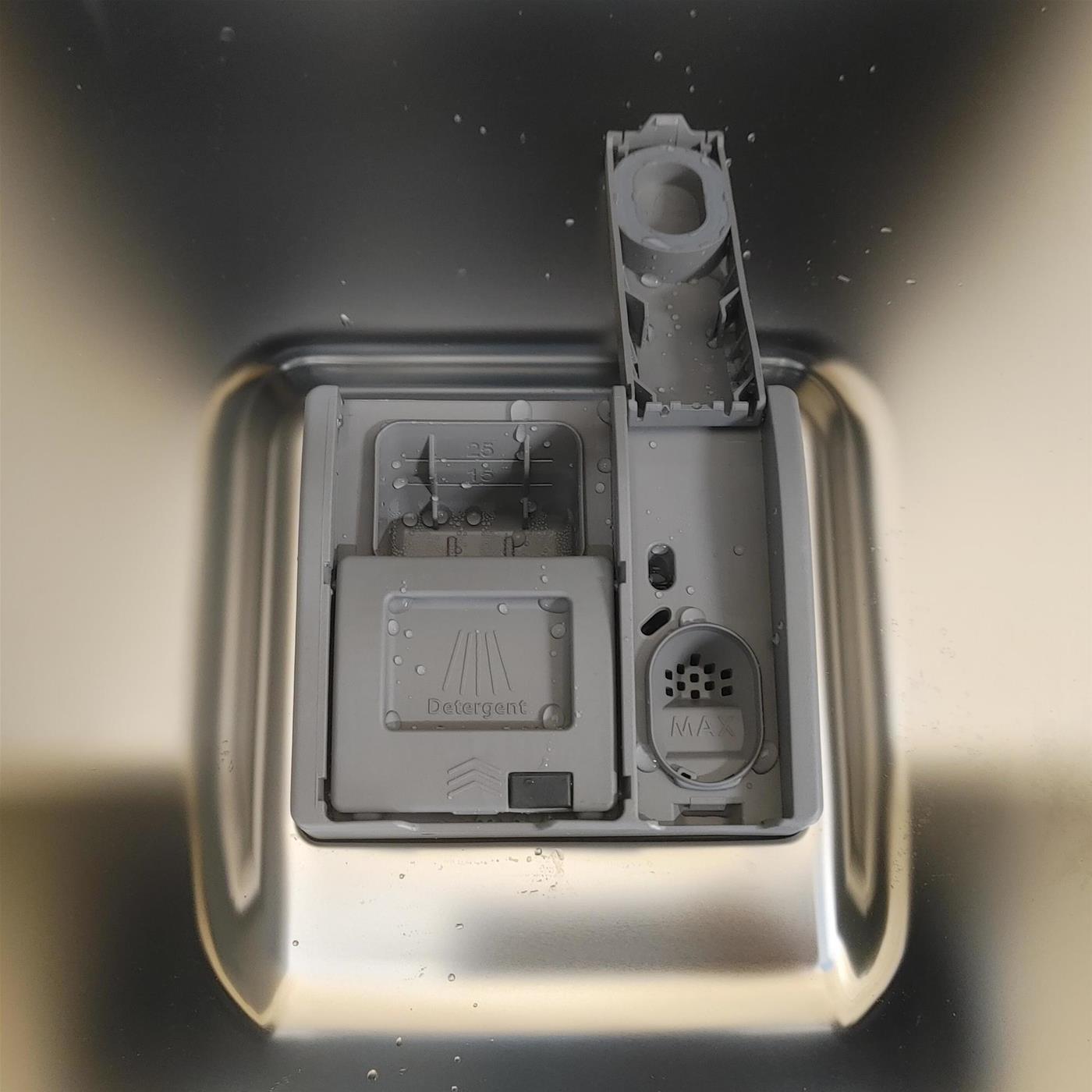 Lavastoviglie LG DB365TXS.AASQEIS A scomparsa totale 14 coperti B