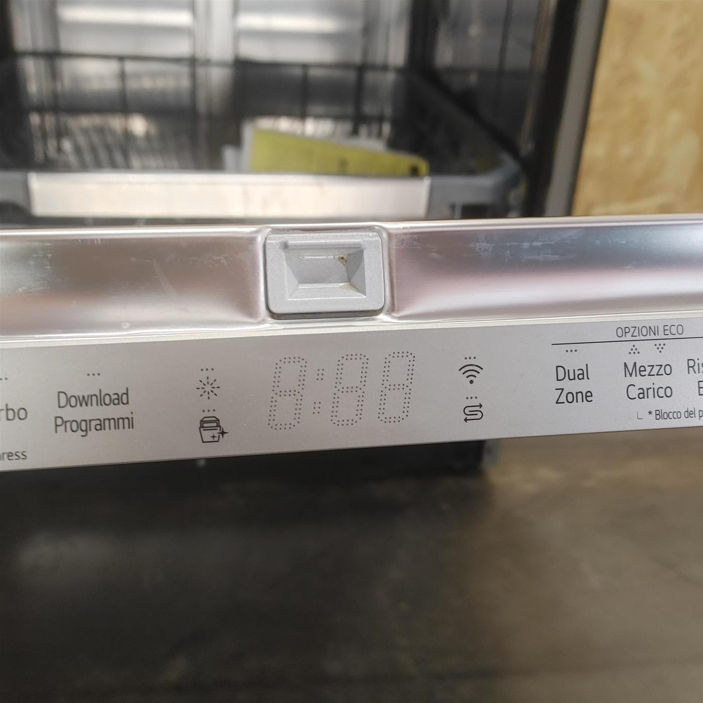 Lavastoviglie LG DB475TXS A scomparsa totale 14 coperti A