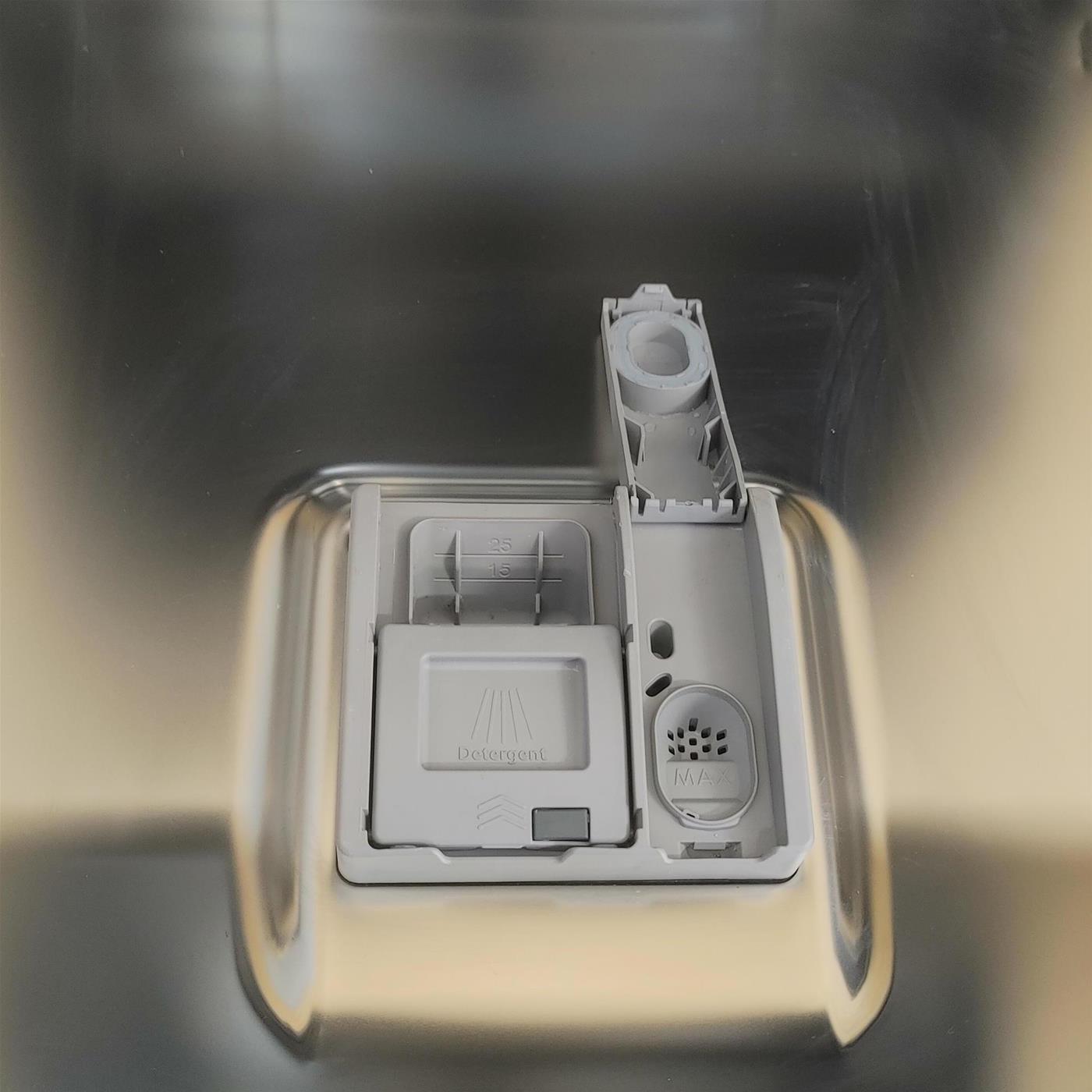 Lavastoviglie LG DB365TXS.AASQEIS A scomparsa totale 14 coperti B