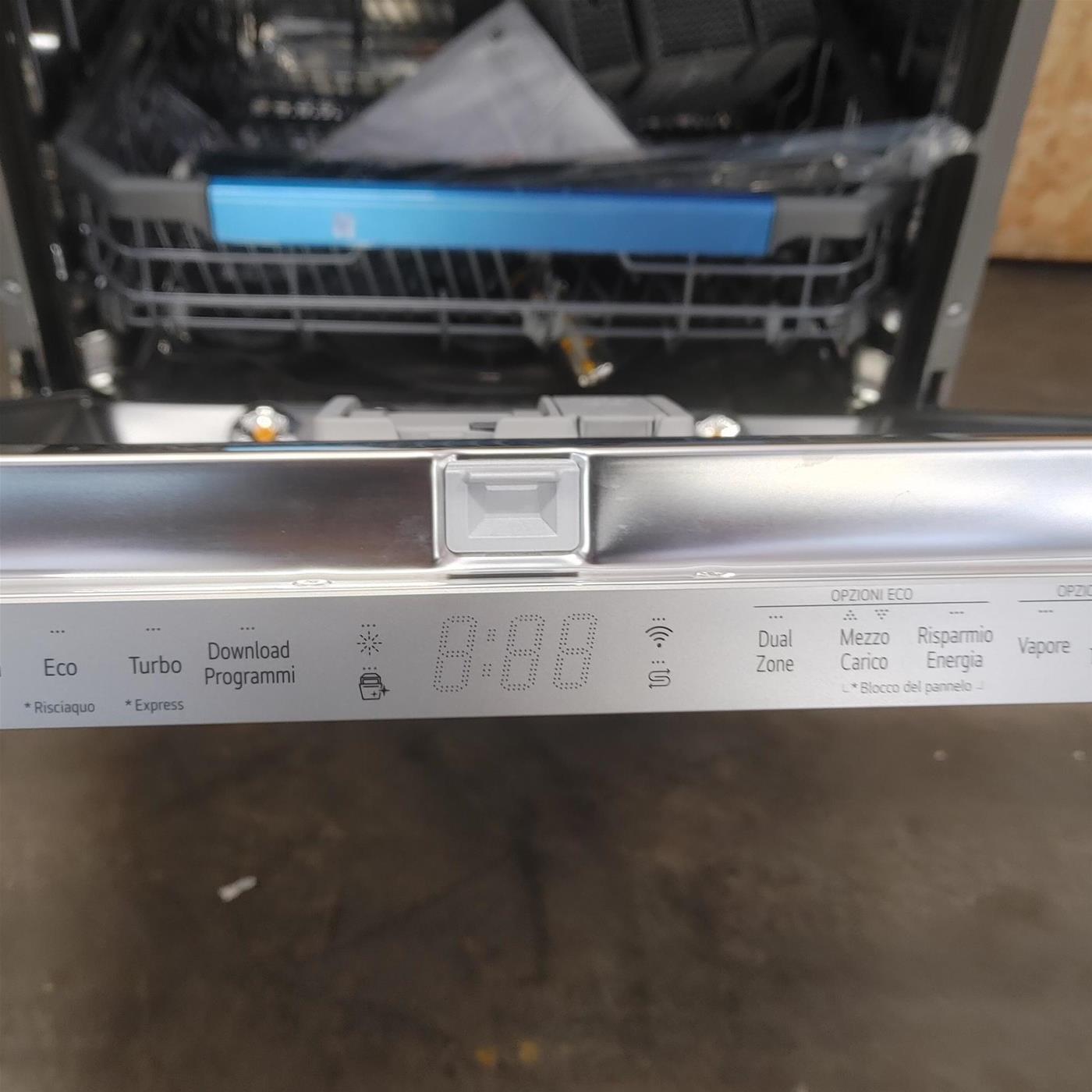 Lavastoviglie LG DB475TXS A scomparsa totale 14 coperti A