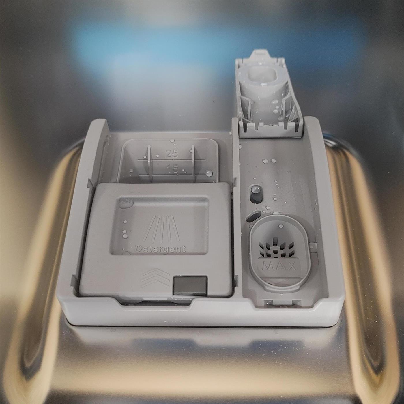 Lavastoviglie LG DB475TXS A scomparsa totale 14 coperti A