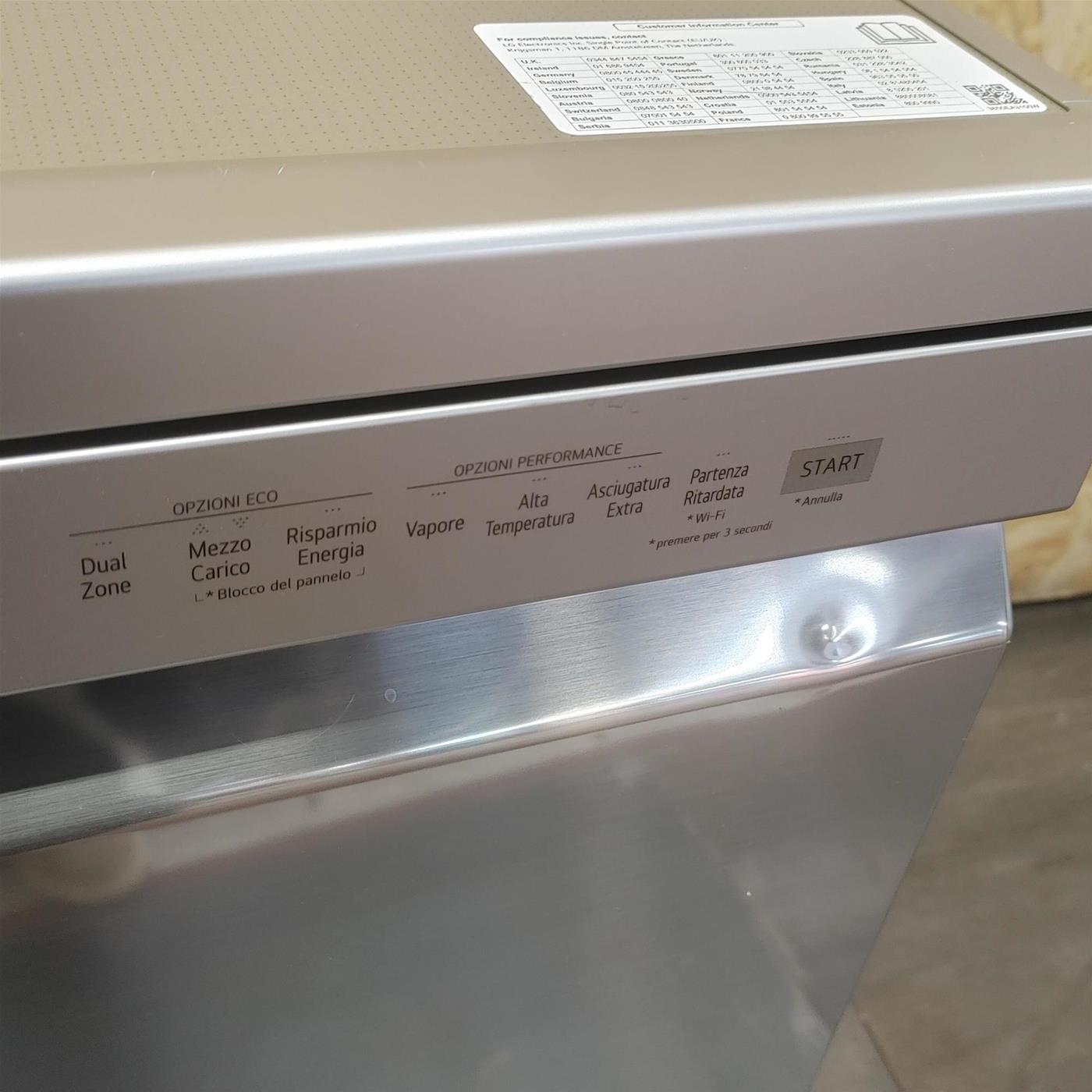 LG DF242FPS Lavastoviglie Libera installazione 14 coperti D