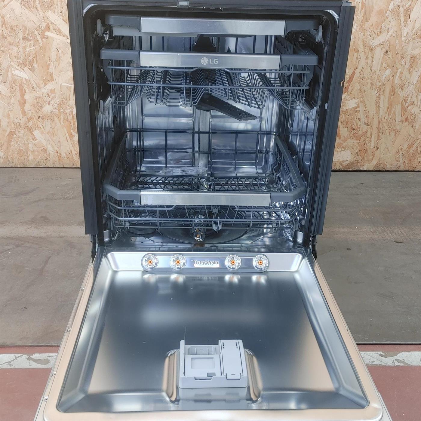 LG QuadWash DB325TXS Lavastoviglie a scomparsa totale Classe E 14 coperti Vapore Wi-Fi