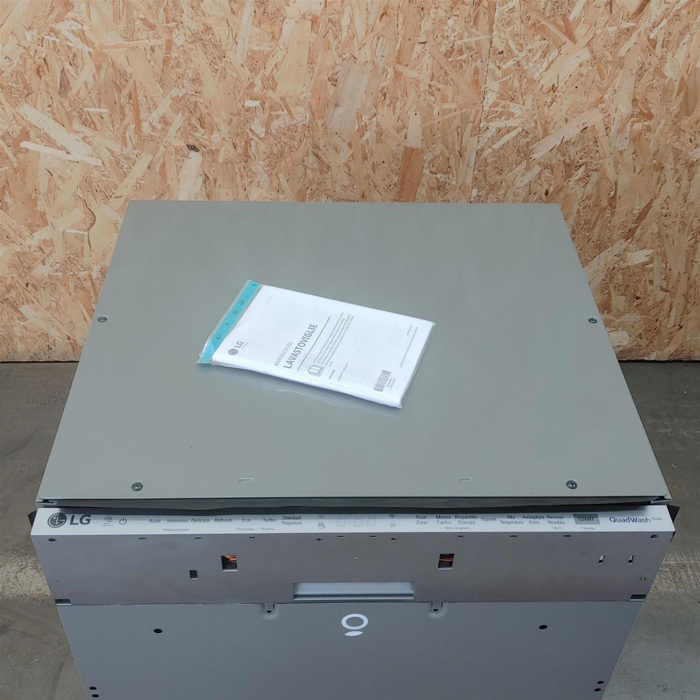 LG QuadWash DB325TXS Lavastoviglie a scomparsa totale Classe E 14 coperti Vapore Wi-Fi