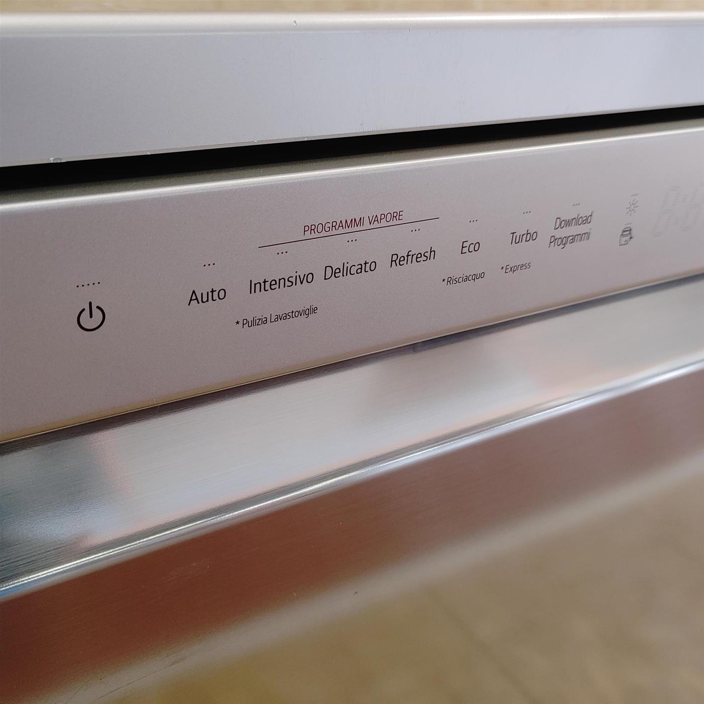 LG DF222FPS lavastoviglie Libera installazione 14 coperti E