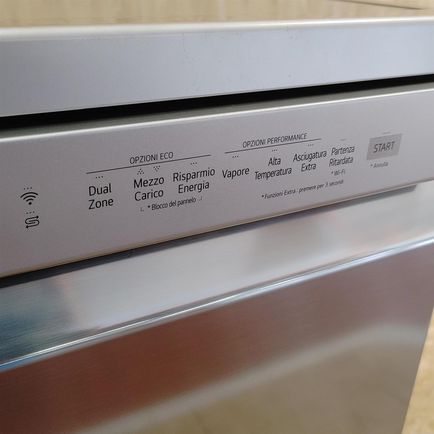 LG DF222FPS lavastoviglie Libera installazione 14 coperti E