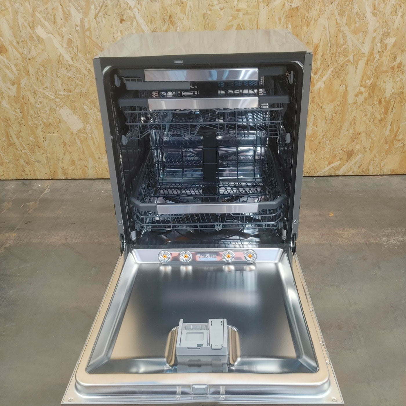 Lavastoviglie LG DB976TKS a scomparsa totale 14 Coperti