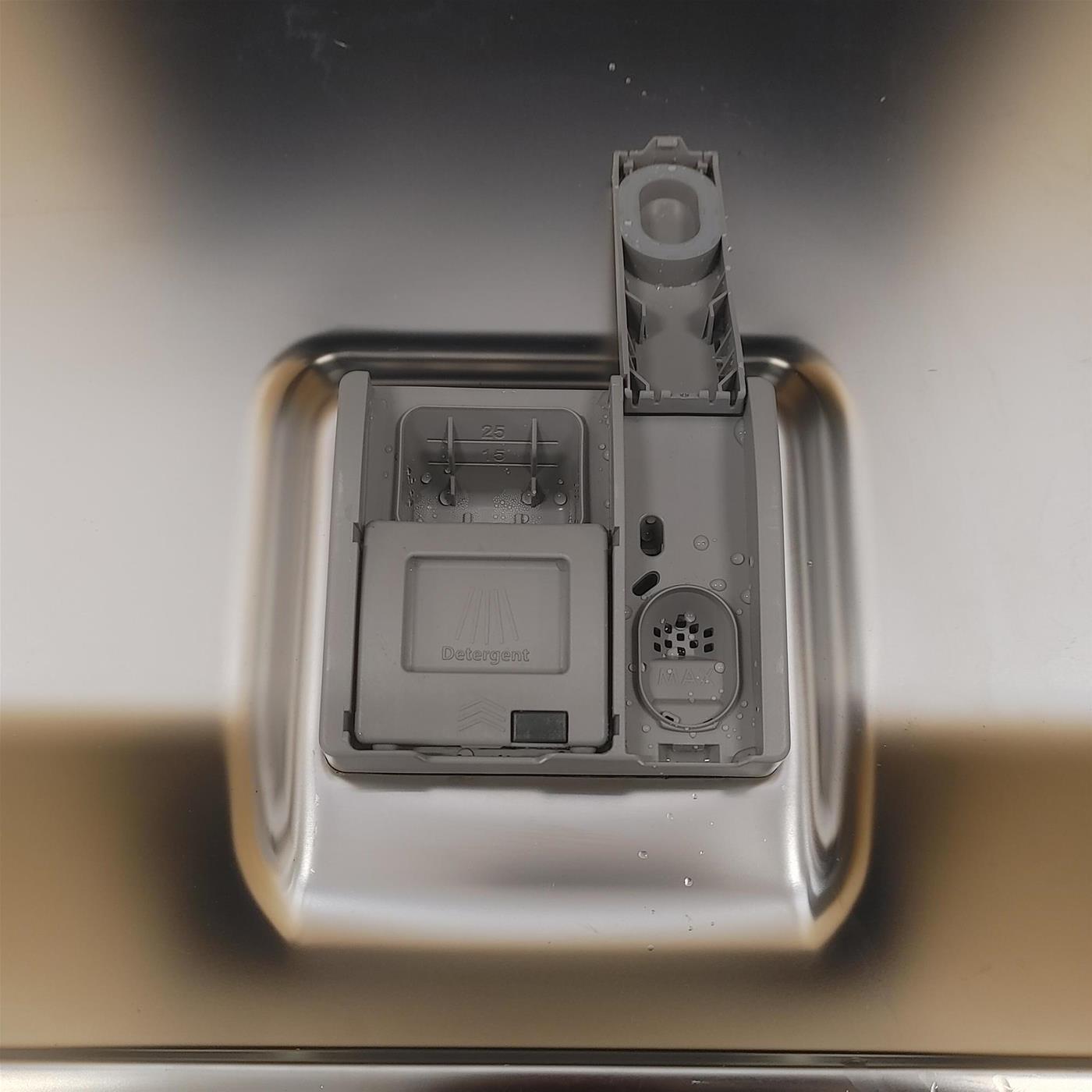 Lavastoviglie LG DB365TXS.AASQEIS A scomparsa totale 14 coperti B