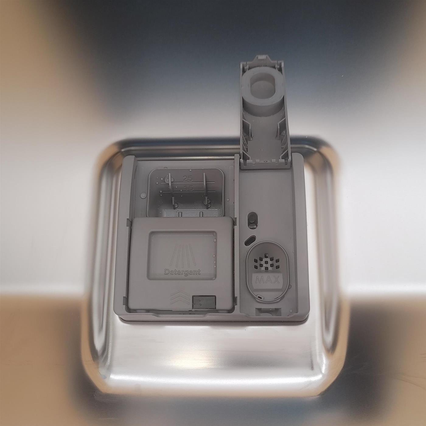 Lavastoviglie LG DB475TXS A scomparsa totale 14 coperti A