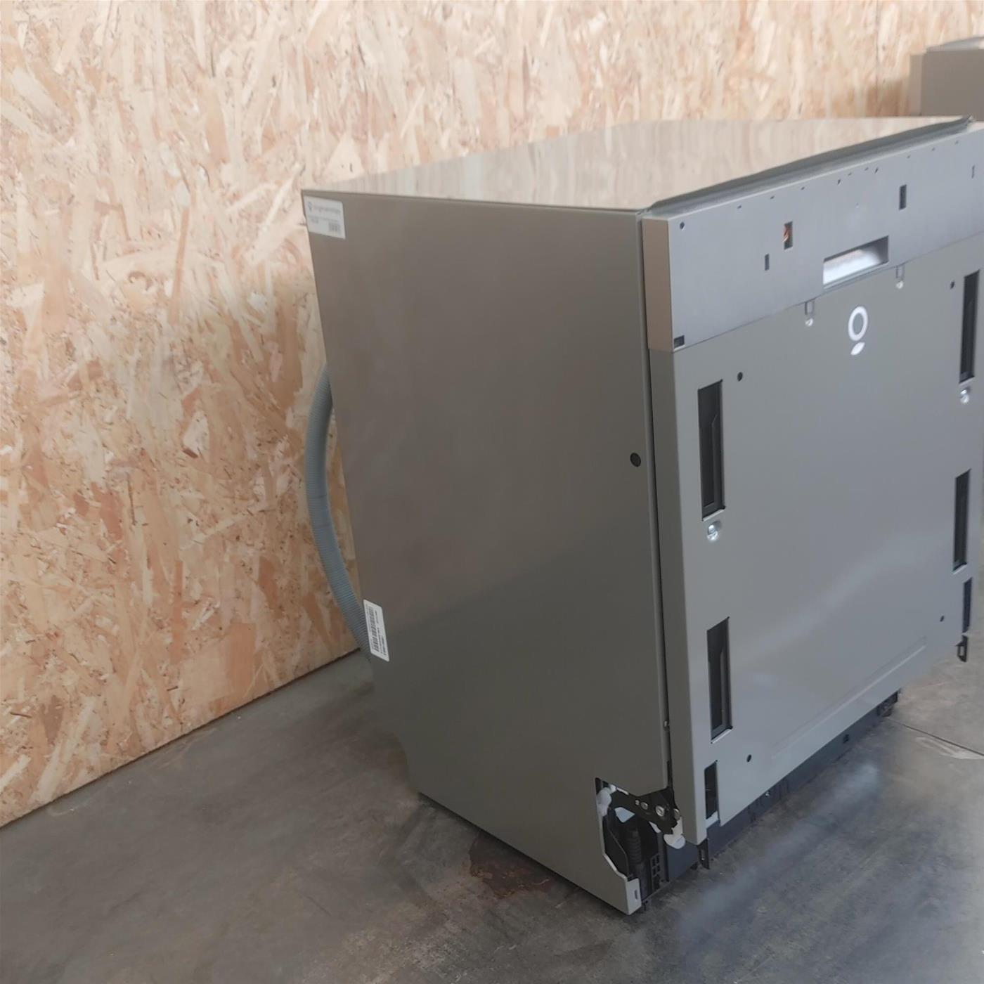 Lavastoviglie LG DB475TXS A scomparsa totale 14 coperti A