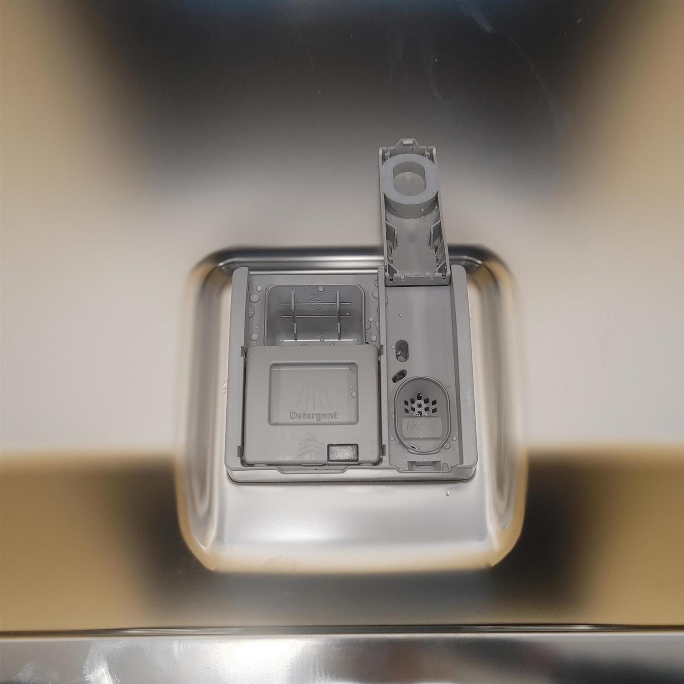 Lavastoviglie LG DB475TXS A scomparsa totale 14 coperti A