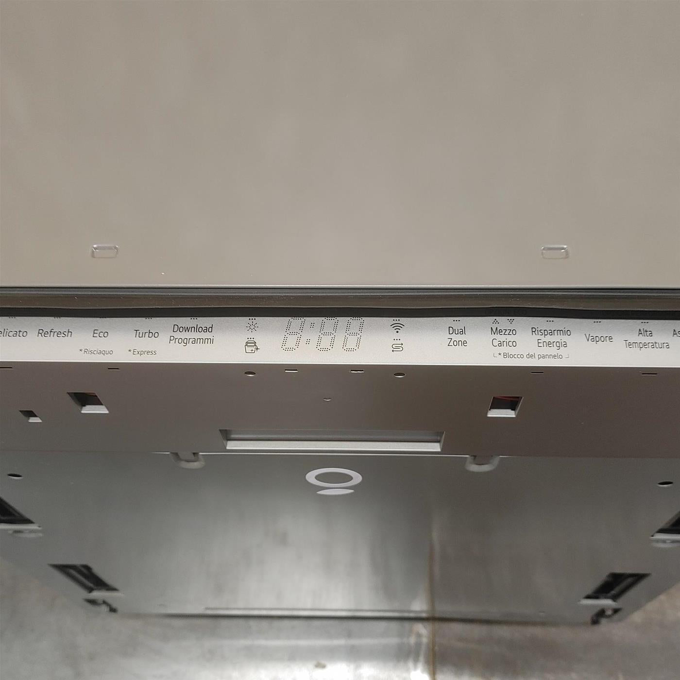 Lavastoviglie LG DB475TXS A scomparsa totale 14 coperti A