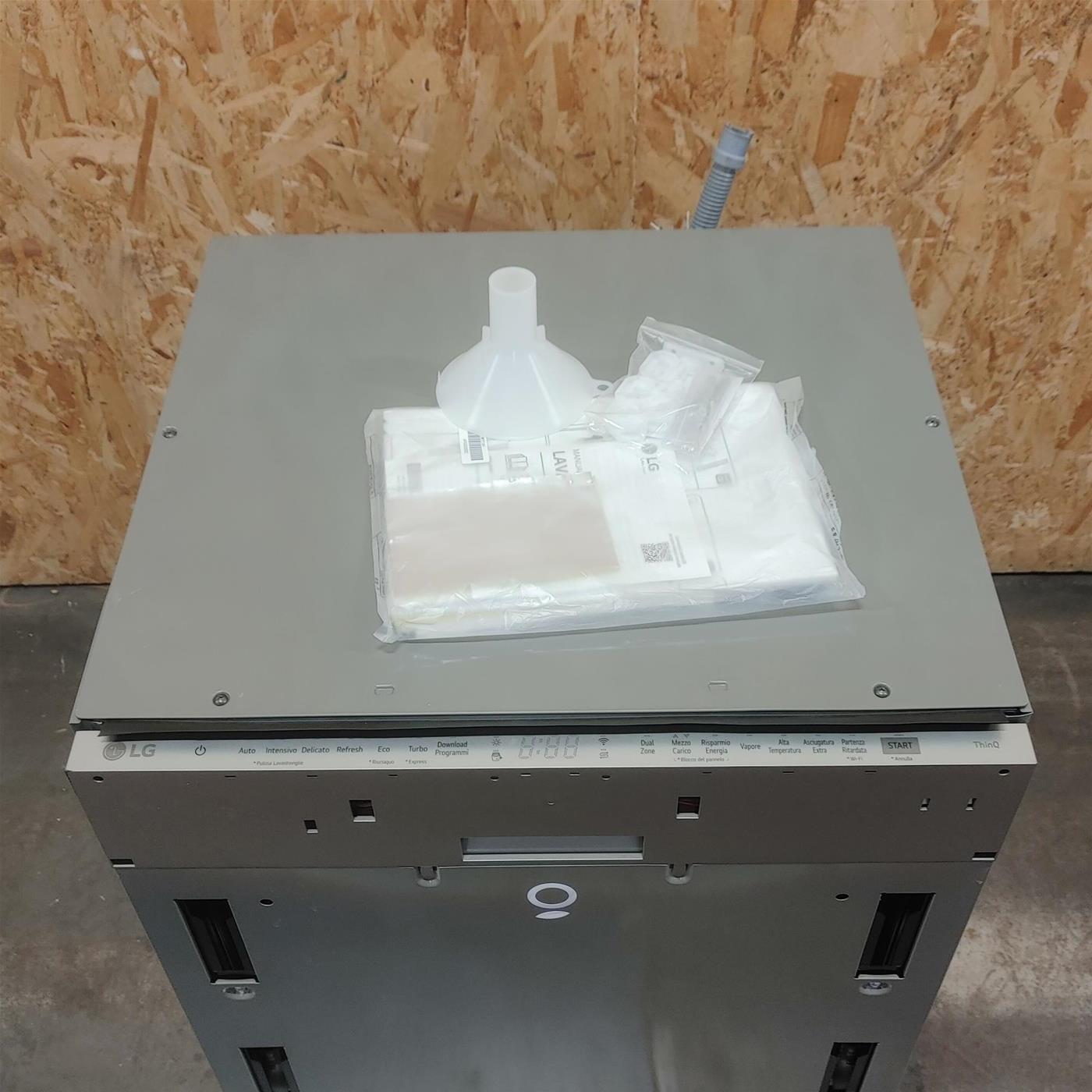 Lavastoviglie LG DB475TXS A scomparsa totale 14 coperti A