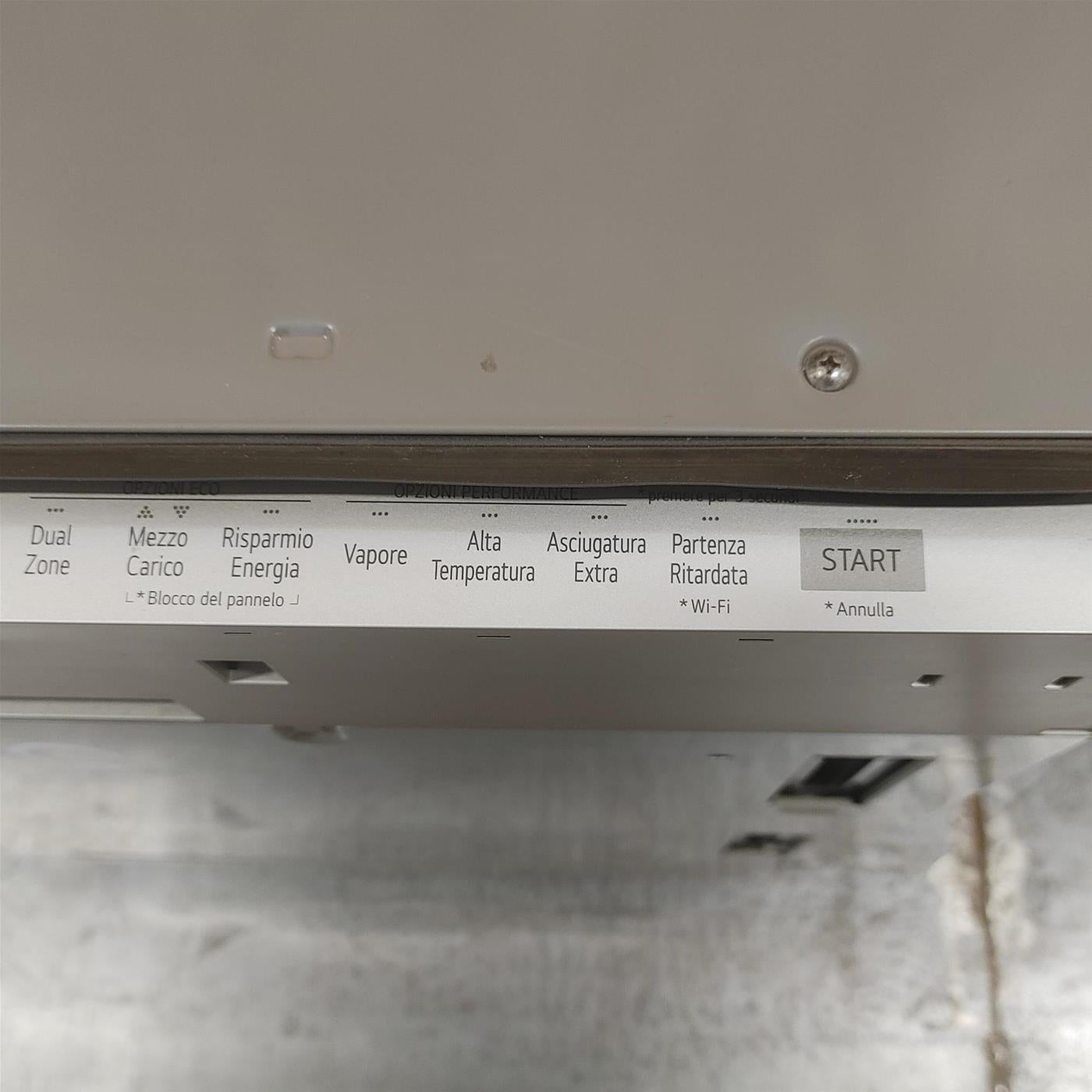 Lavastoviglie LG QuadWash DB475TXS a scomparsa totale Vapore Wi-Fi 14 coperti