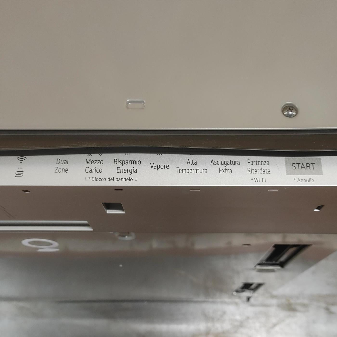 Lavastoviglie LG DB475TXS A scomparsa totale 14 coperti A