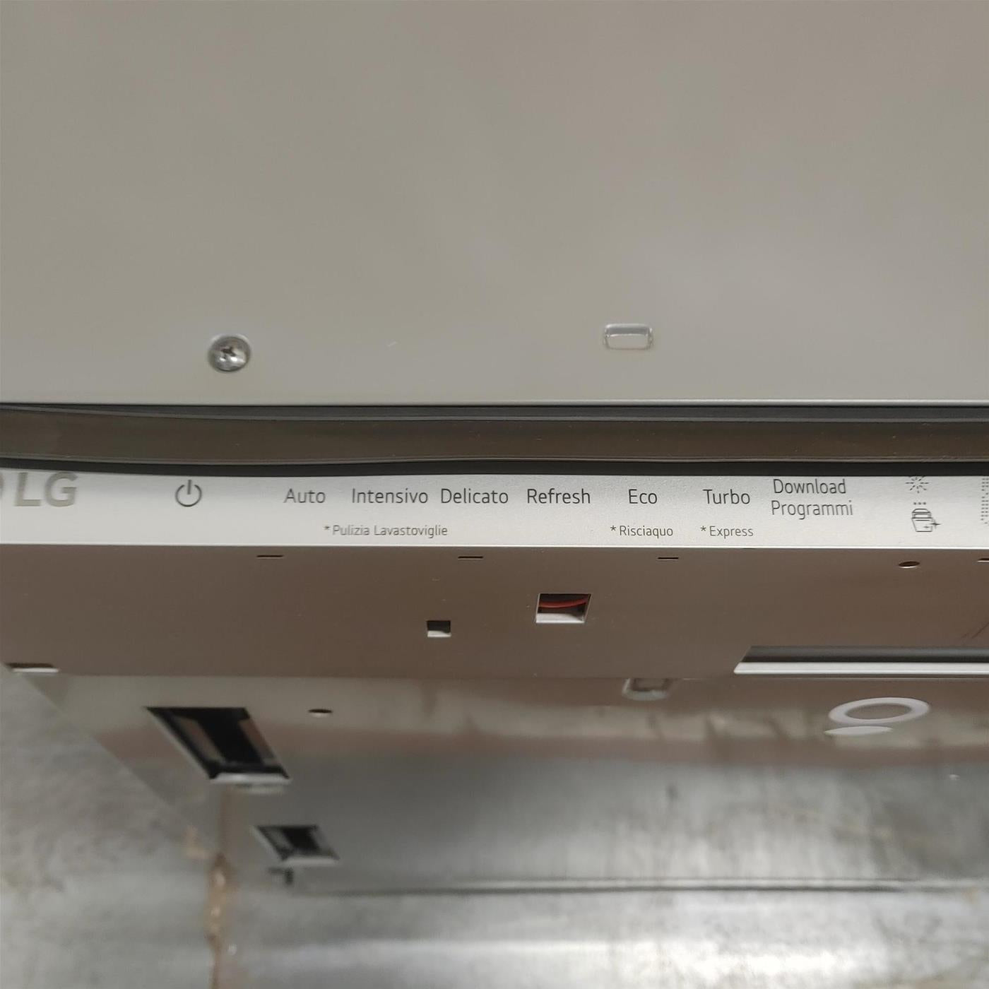 Lavastoviglie LG DB475TXS A scomparsa totale 14 coperti A