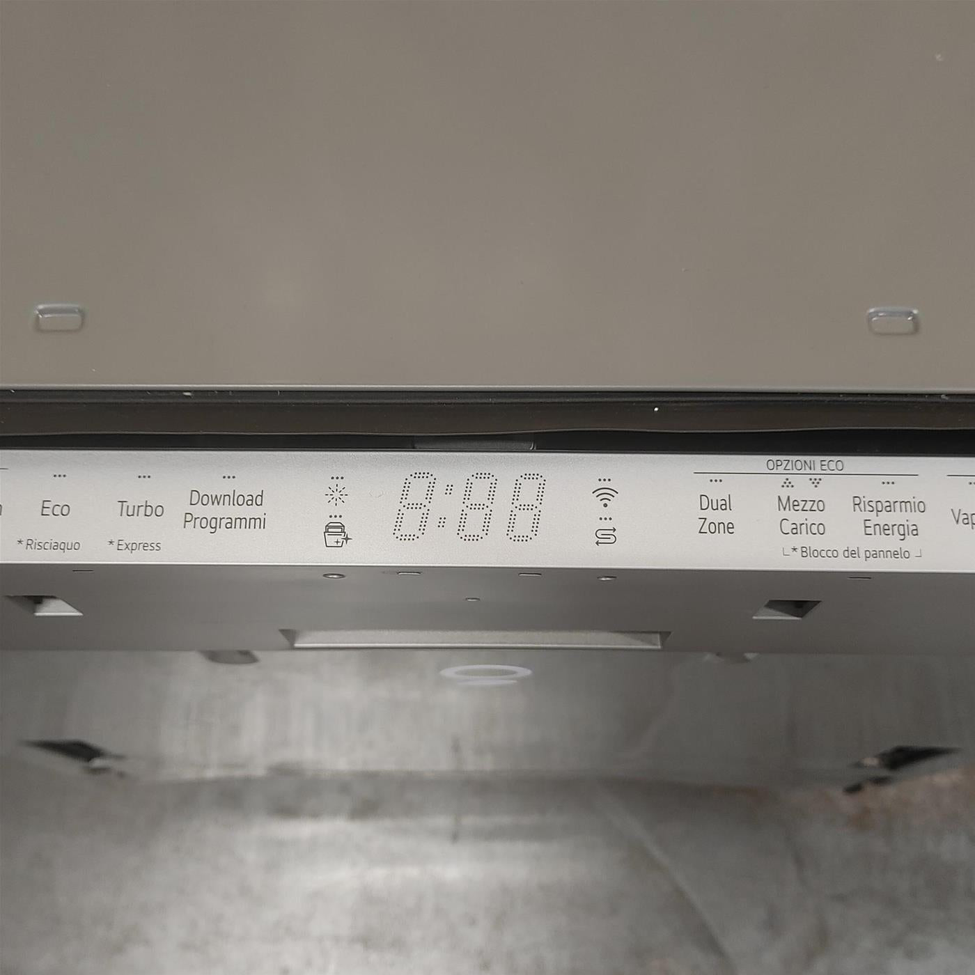 Lavastoviglie LG DB475TXS A scomparsa totale 14 coperti A