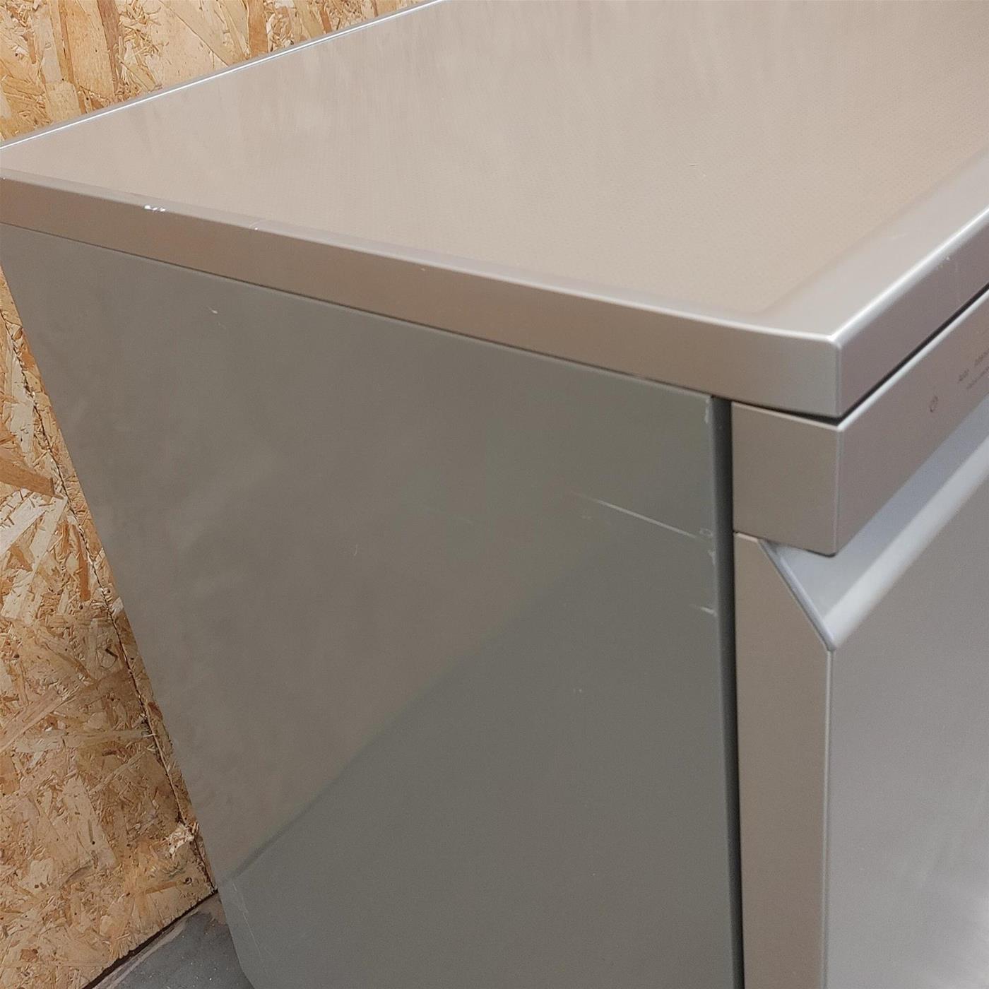 Lavastoviglie LG DF242FPS Libera installazione 14 coperti
