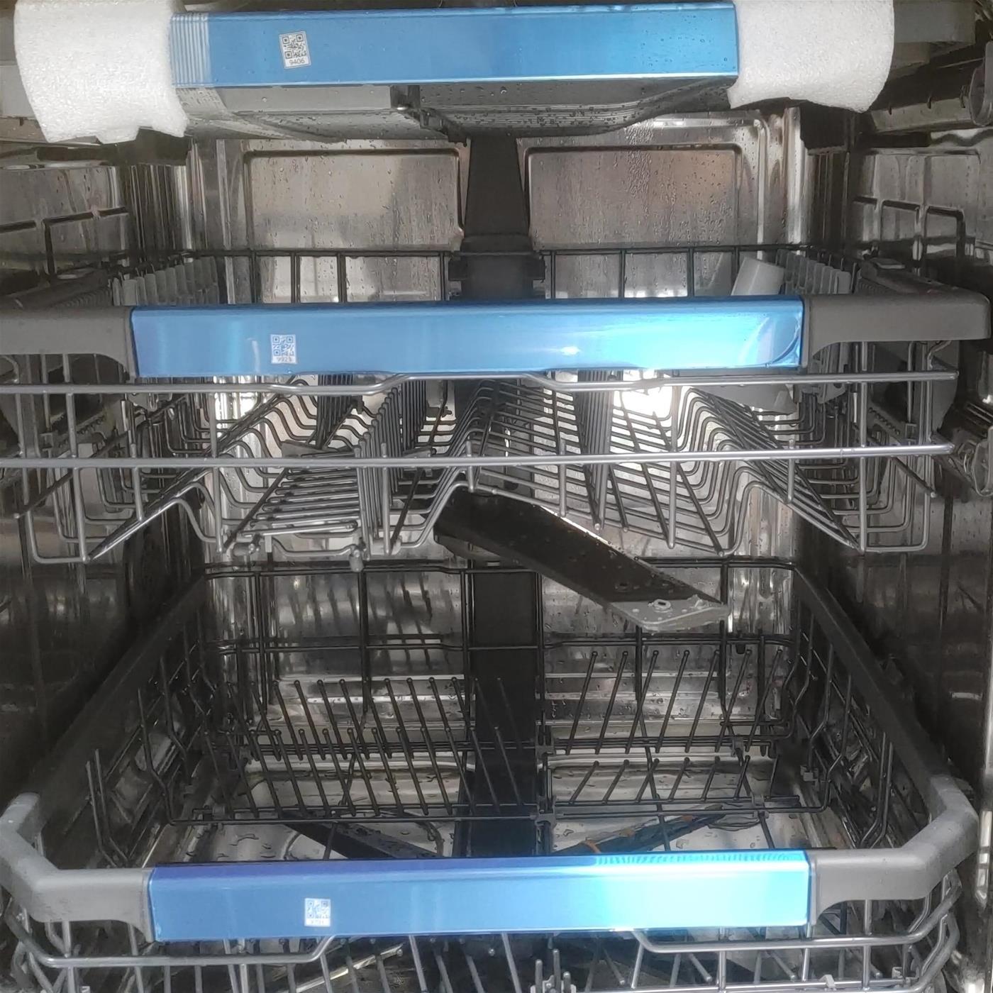 Lavastoviglie LG QuadWash DB475TXS a scomparsa totale Vapore Wi-Fi 14 coperti