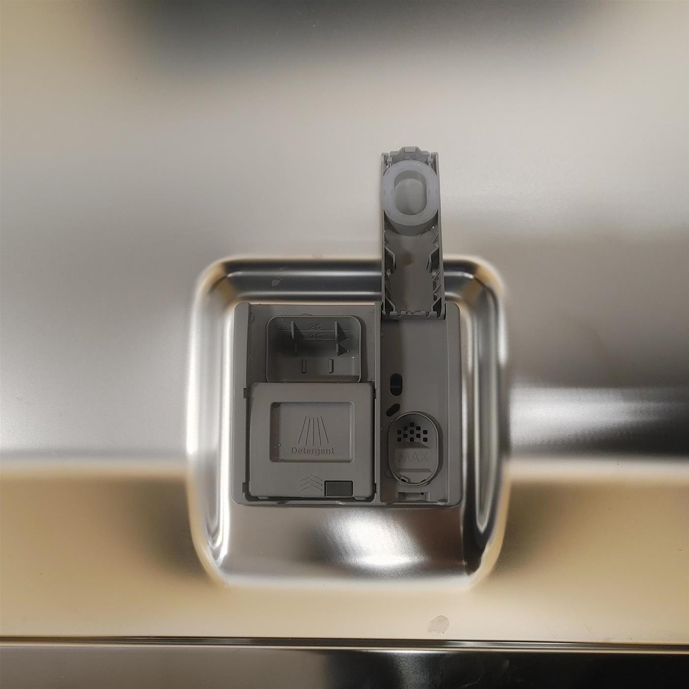 Lavastoviglie LG QuadWash DB475TXS a scomparsa totale Vapore Wi-Fi 14 coperti