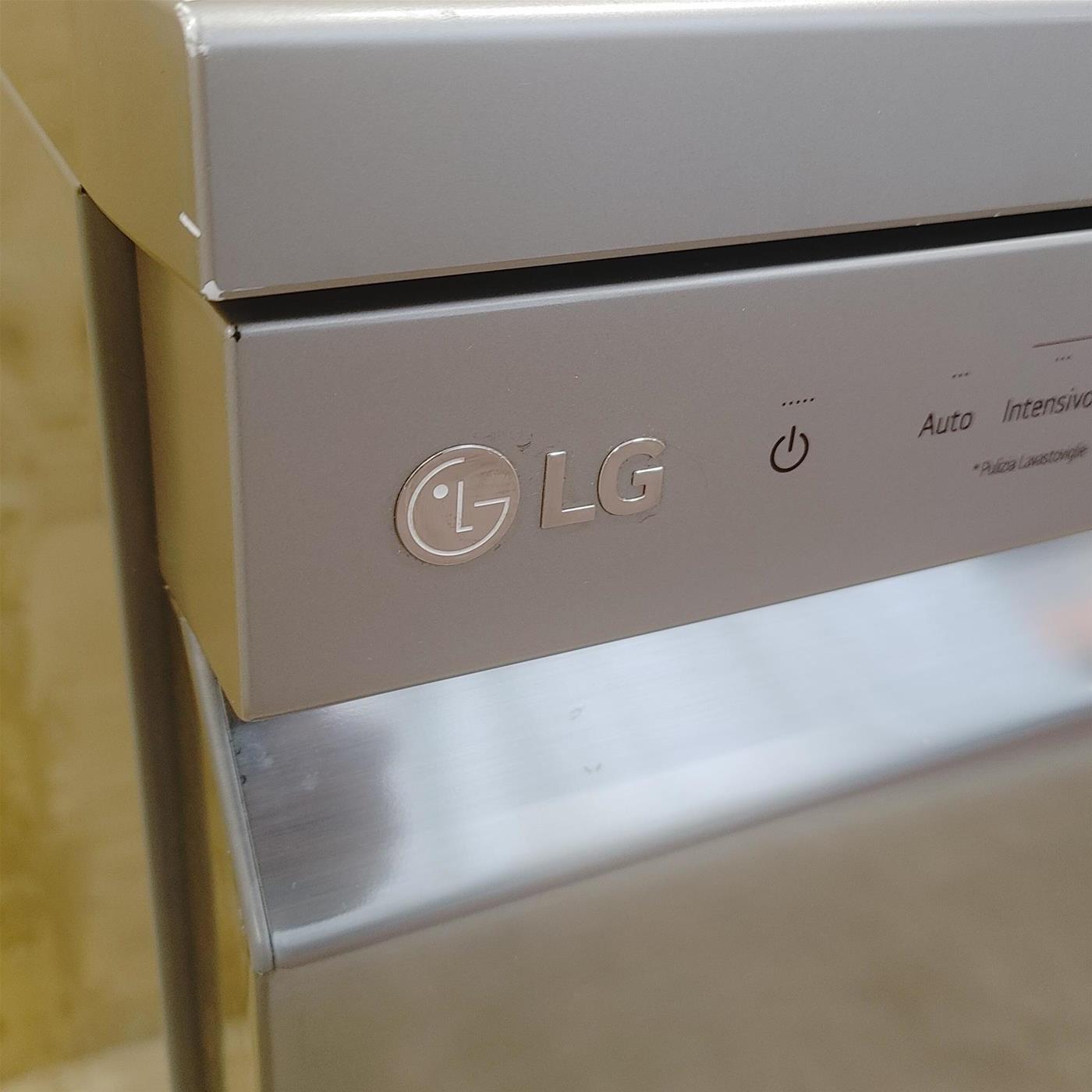 LG DF222FPS lavastoviglie Libera installazione 14 coperti E
