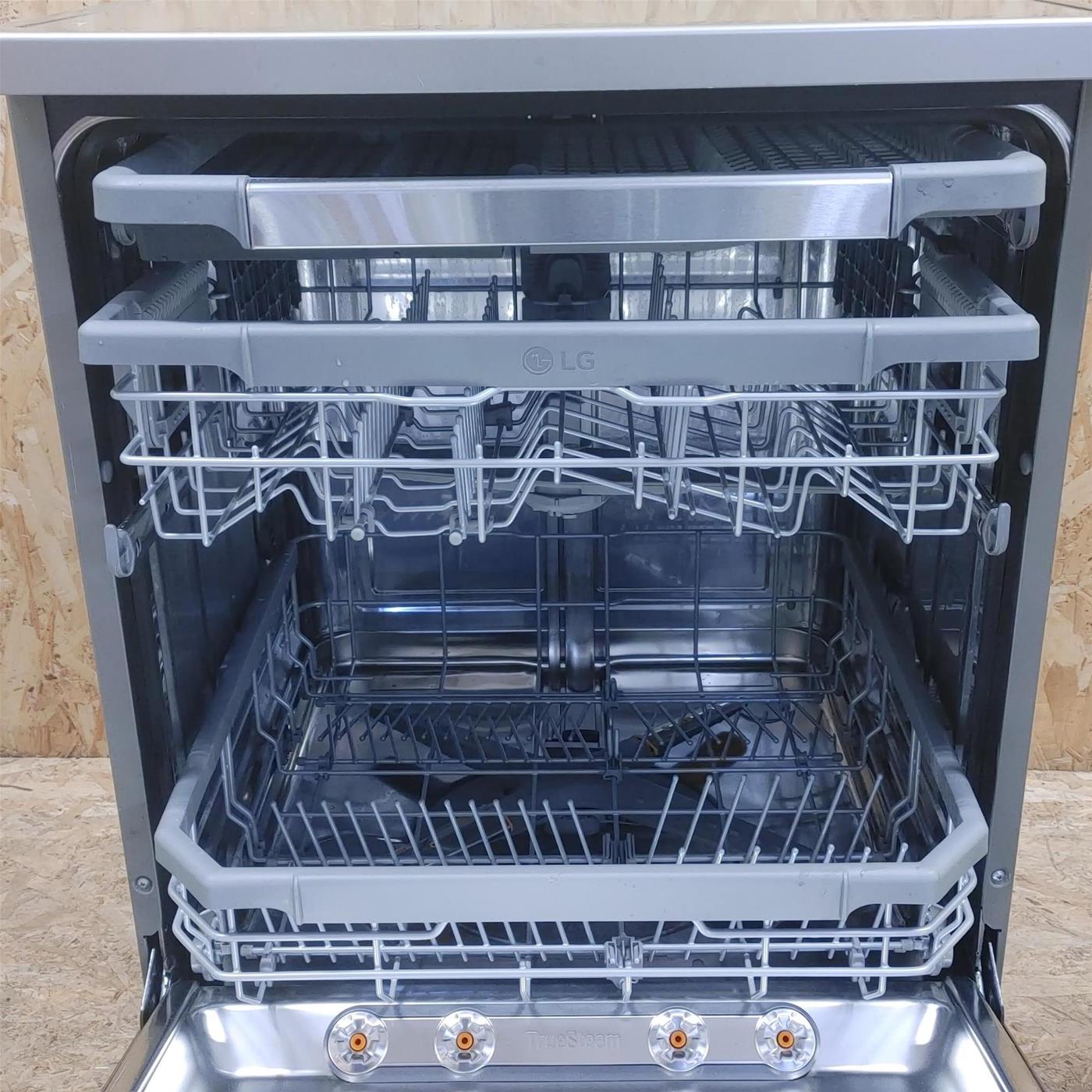 LG QuadWash DB325TXS Lavastoviglie a scomparsa totale Classe E 14 coperti Vapore Wi-Fi