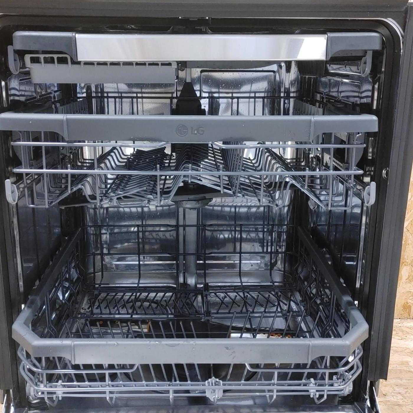 LG DF325FPS Lavastoviglie Libera installazione 14 coperti E