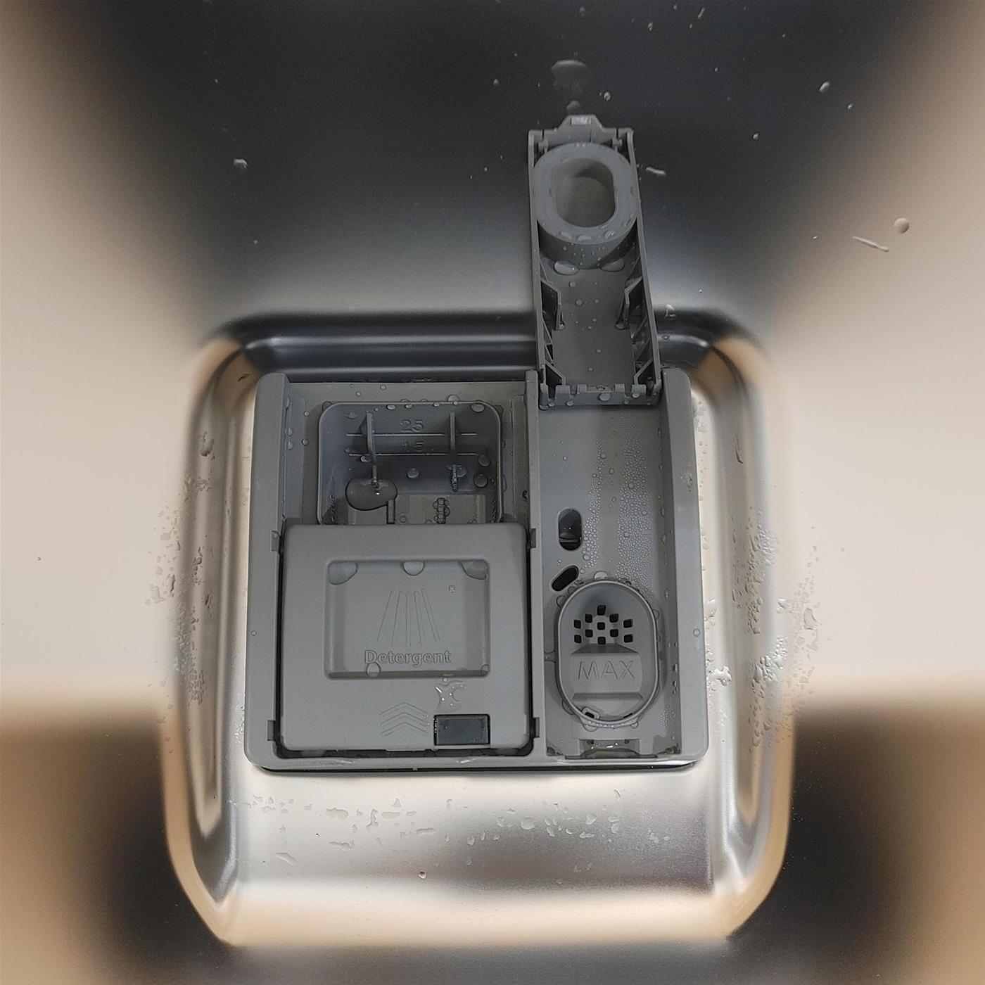 Lavastoviglie LG DB365TXS.AASQEIS A scomparsa totale 14 coperti B