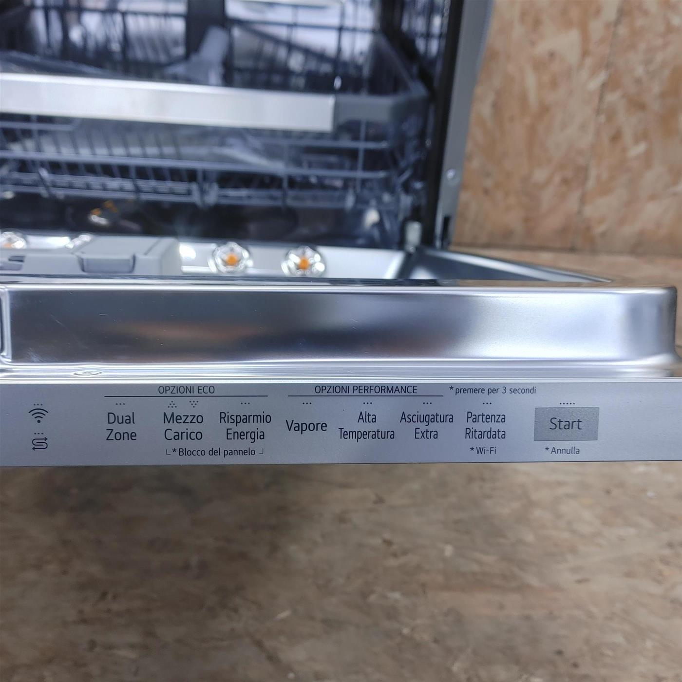 Lavastoviglie LG DB475TXS A scomparsa totale 14 coperti A