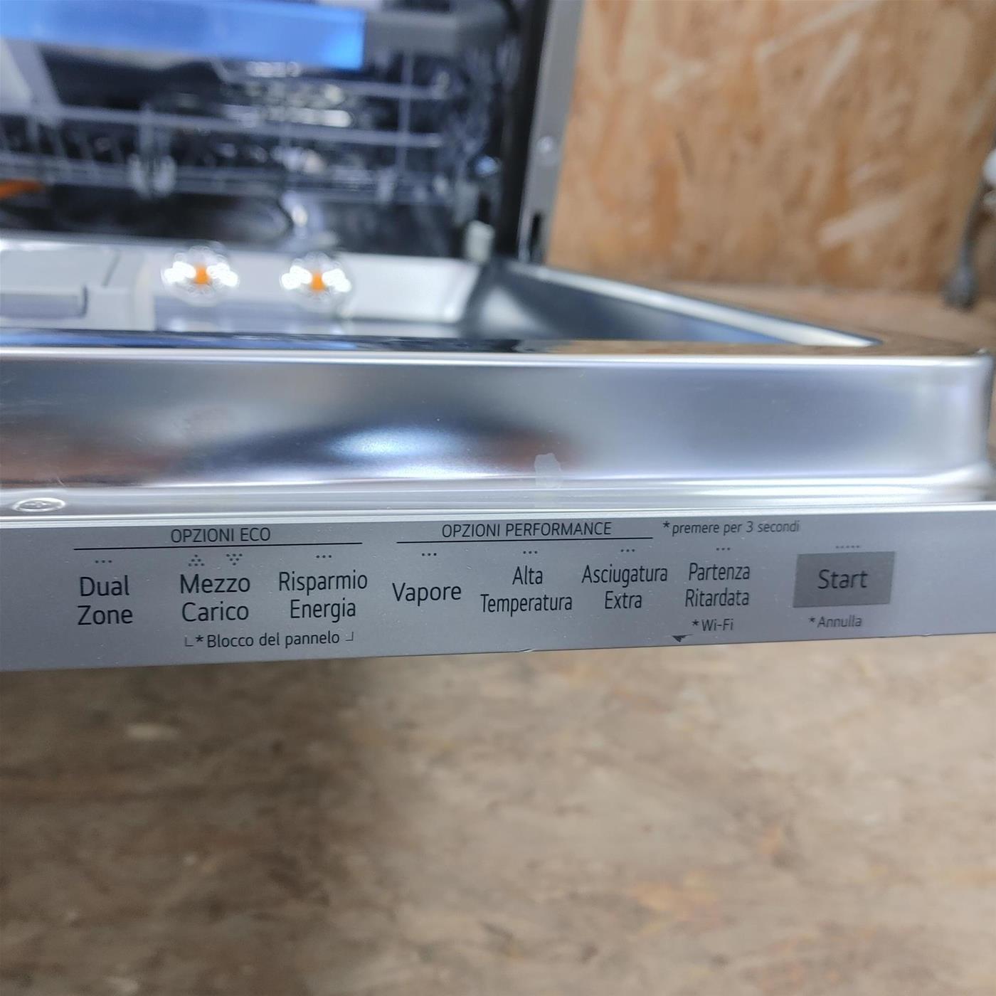 Lavastoviglie LG DB475TXS A scomparsa totale 14 coperti A