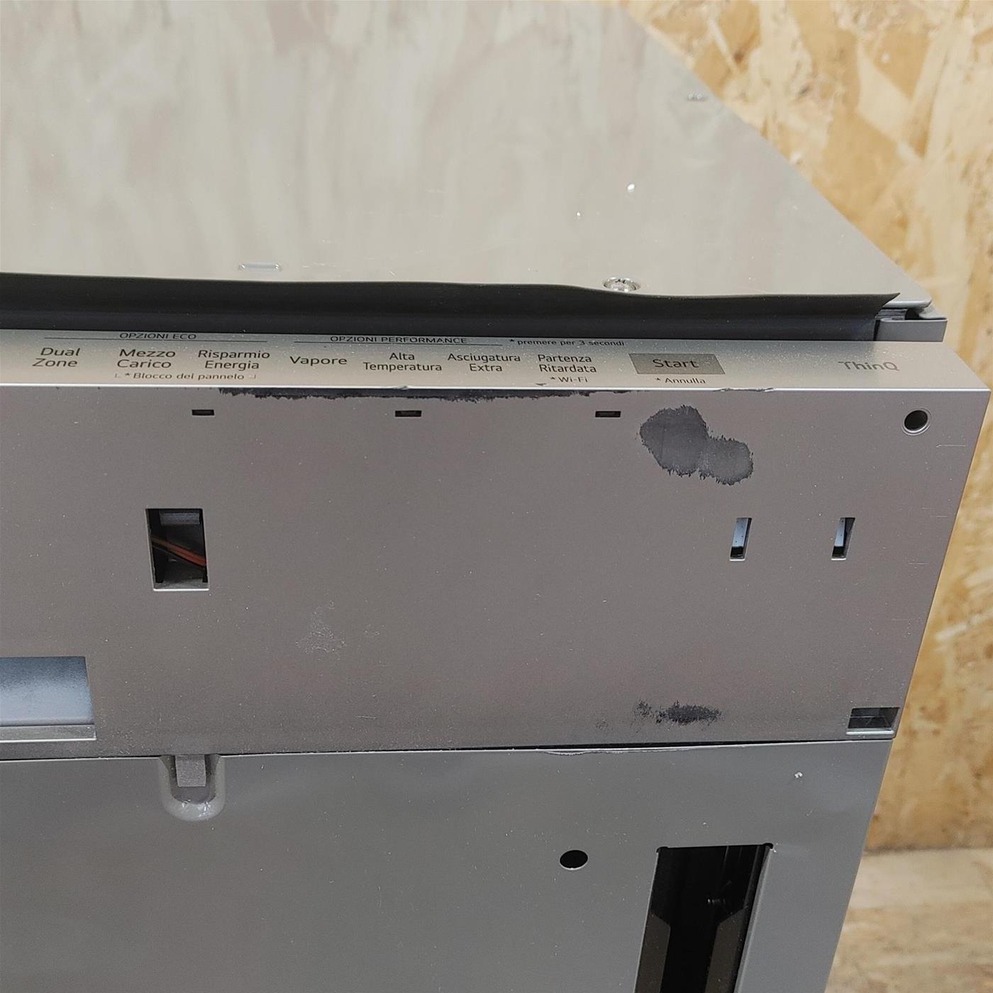 Lavastoviglie LG DB475TXS A scomparsa totale 14 coperti A