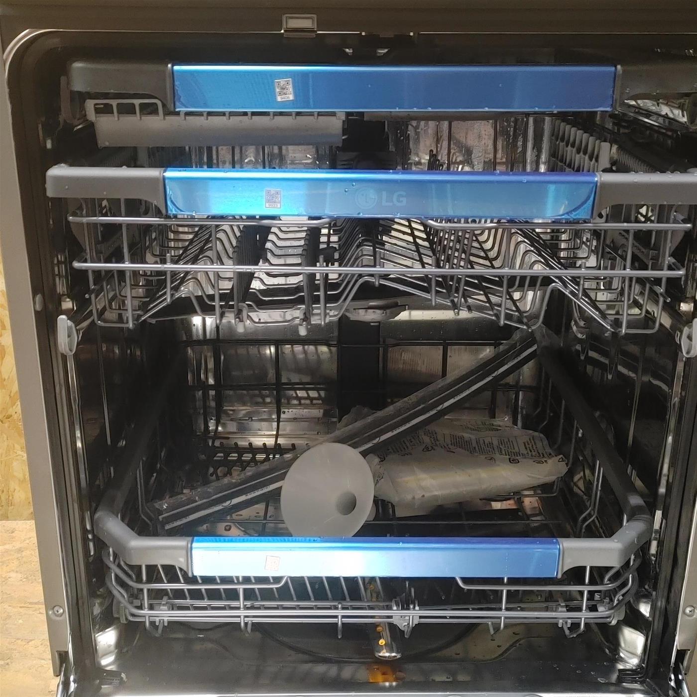 Lavastoviglie LG DB475TXS A scomparsa totale 14 coperti A