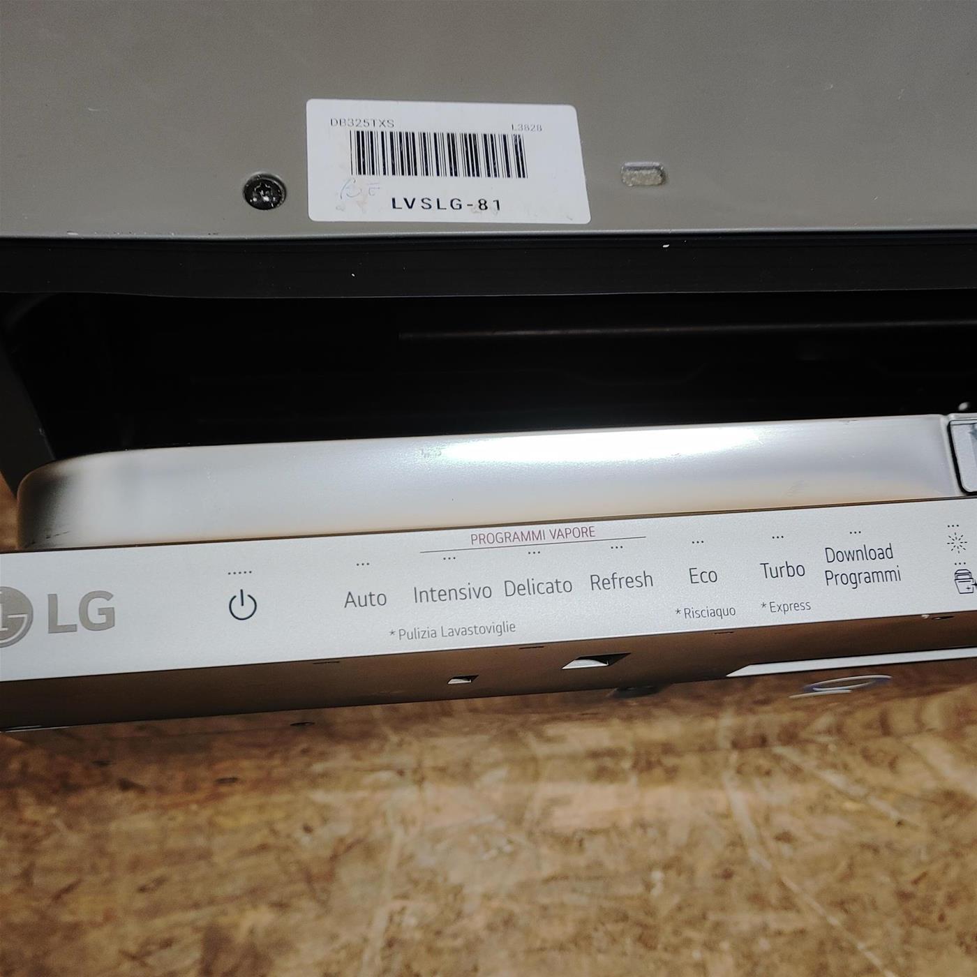 LG QuadWash DB325TXS Lavastoviglie a scomparsa totale Classe E 14 coperti Vapore Wi-Fi