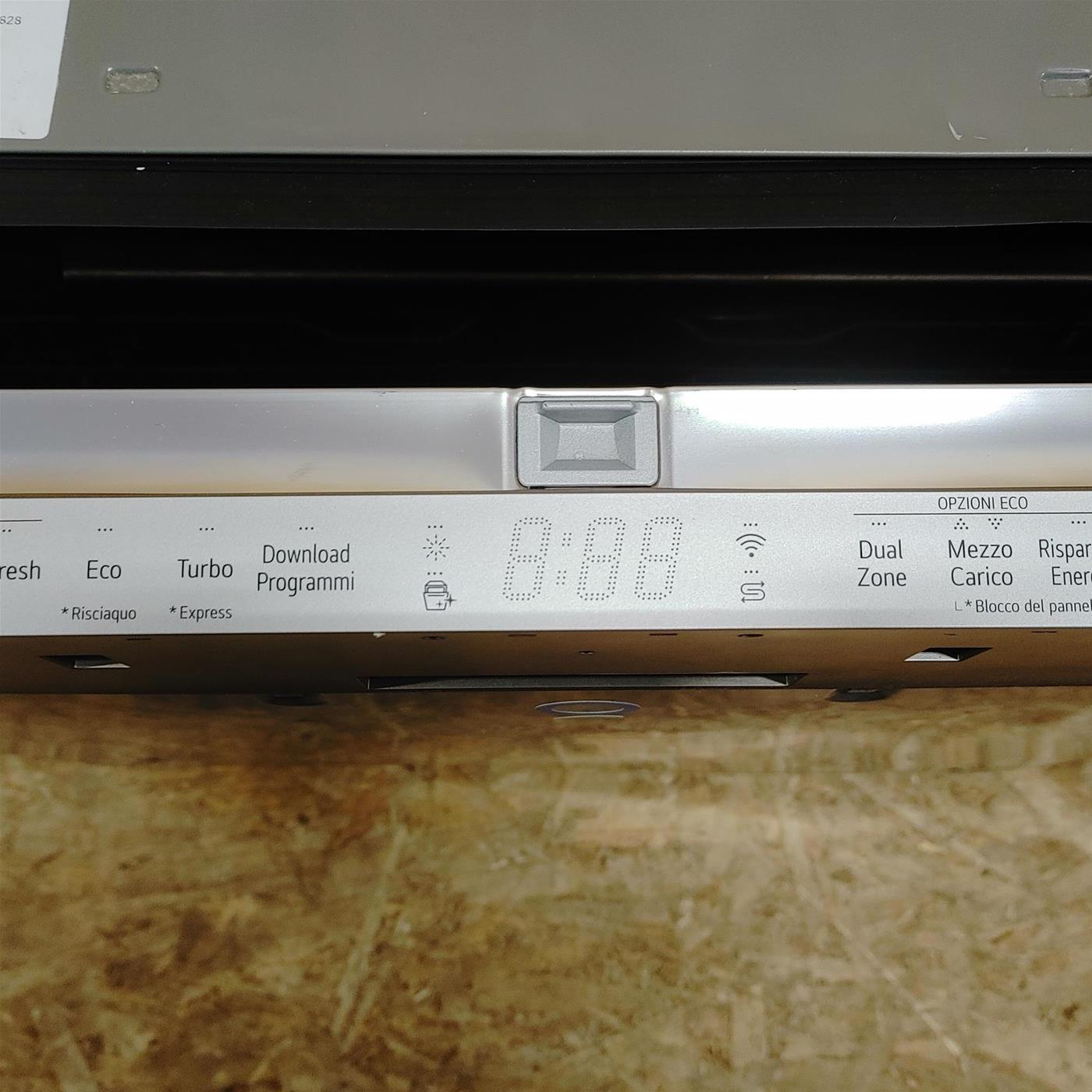 LG QuadWash DB325TXS Lavastoviglie a scomparsa totale Classe E 14 coperti Vapore Wi-Fi